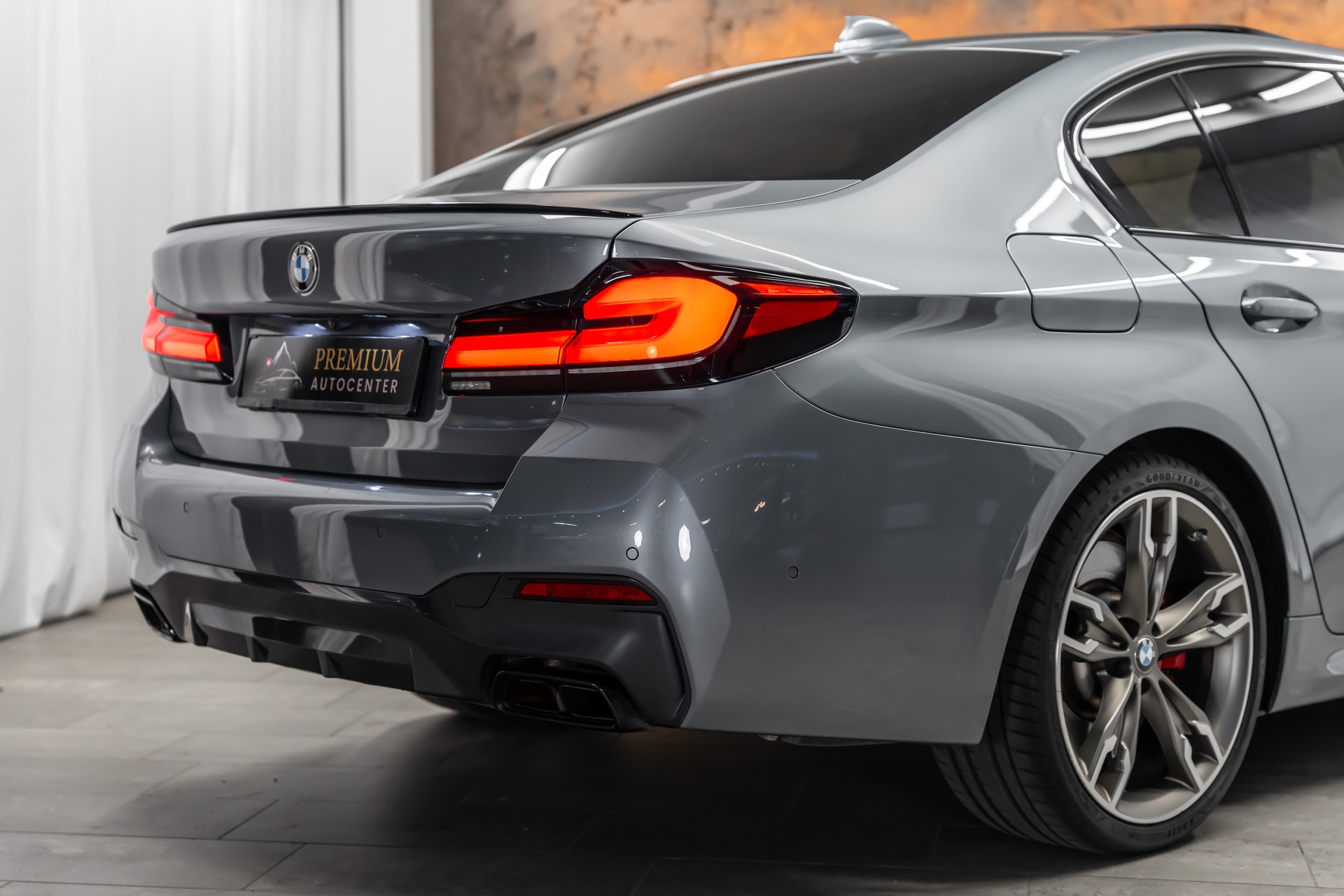 BMW M550i xDrive M Sport Pro Steptronic *M-Performance*Facelift*Laser*Head-Up*Panorama*-image-5