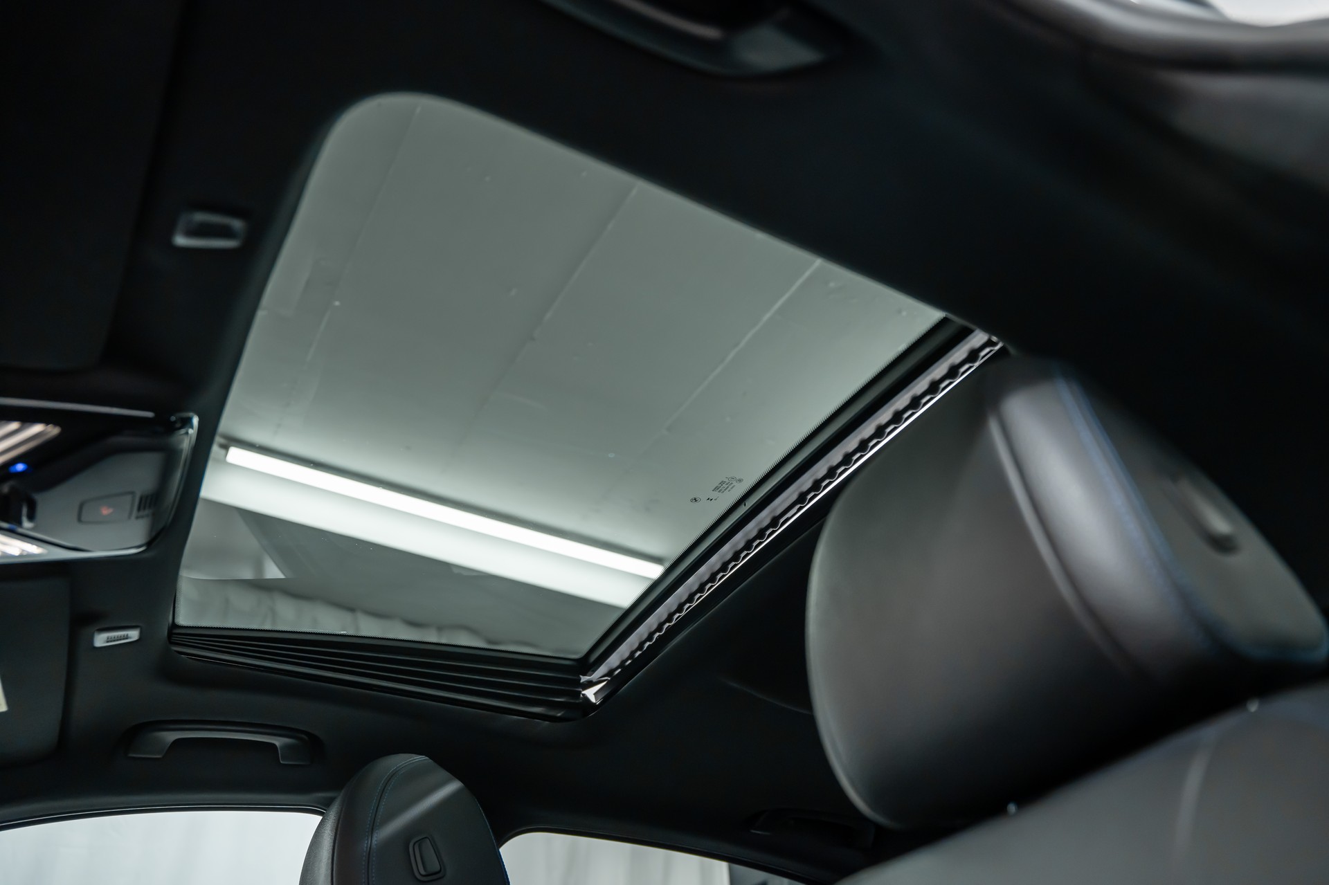 BMW M550i xDrive M Sport Pro Steptronic *M-Performance*Facelift*Laser*Head-Up*Panorama*-image-26