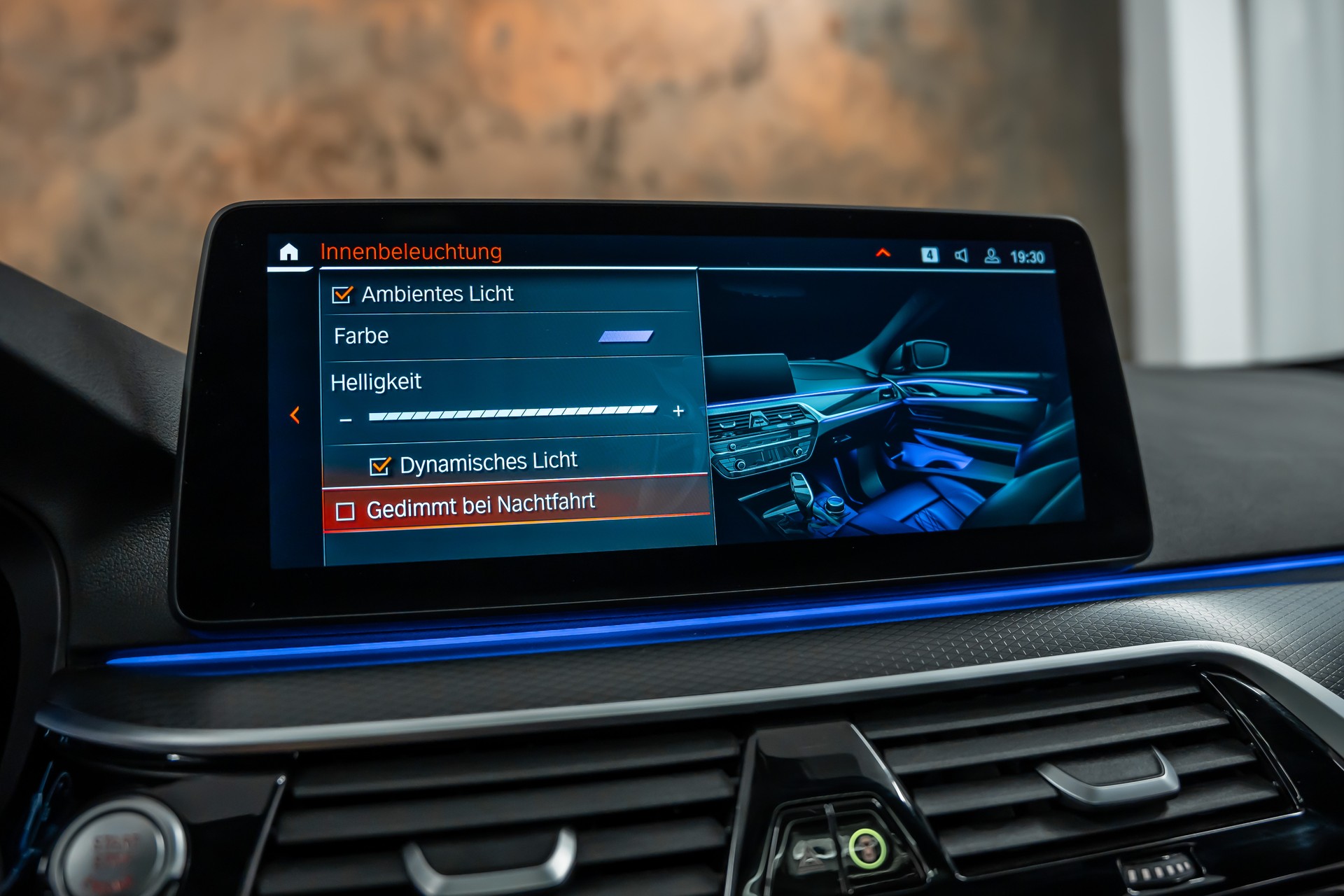 BMW M550i xDrive M Sport Pro Steptronic *M-Performance*Facelift*Laser*Head-Up*Panorama*-image-31