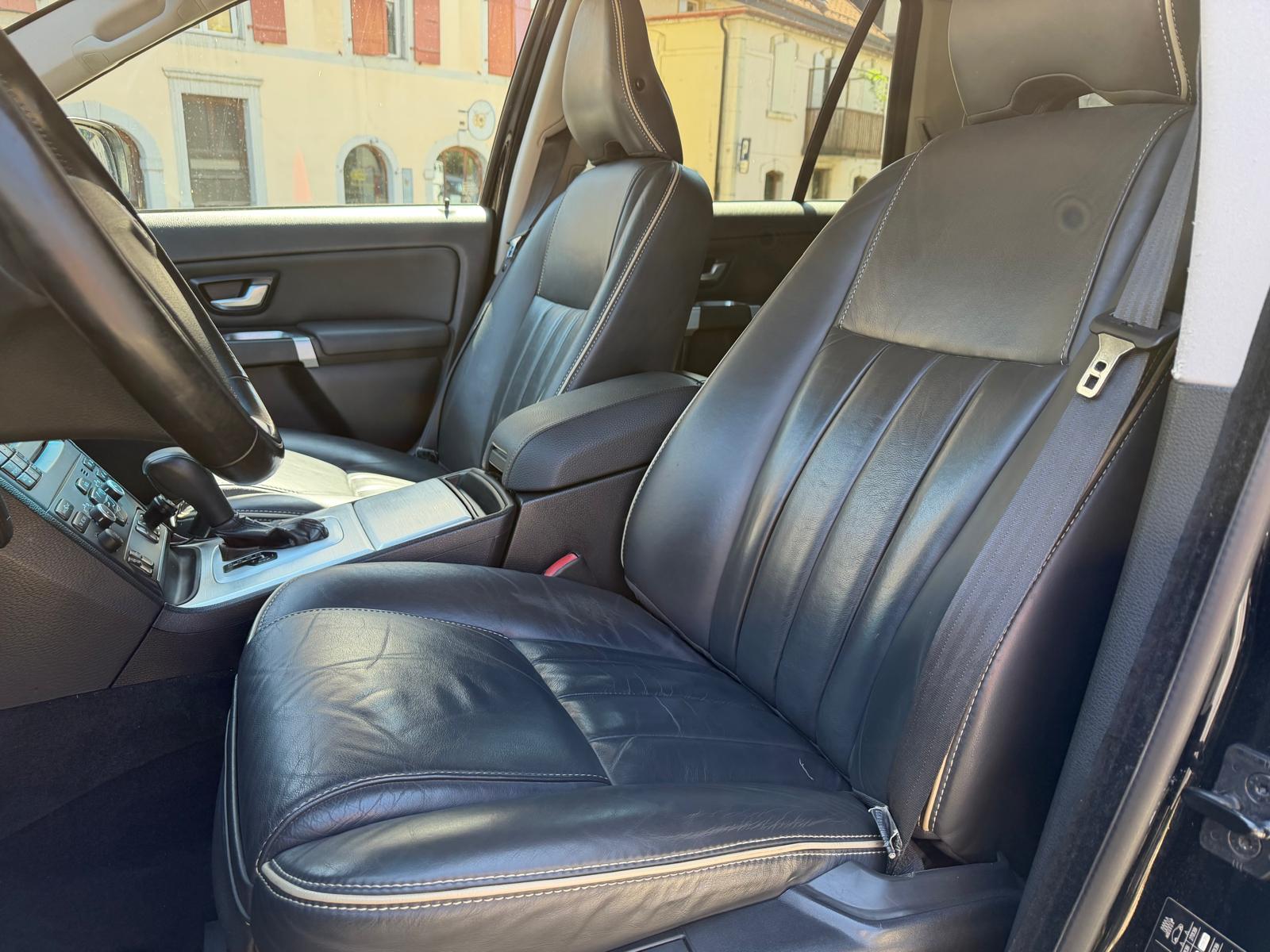 VOLVO XC90 D5 AWD Momentum Geartronic-image-10