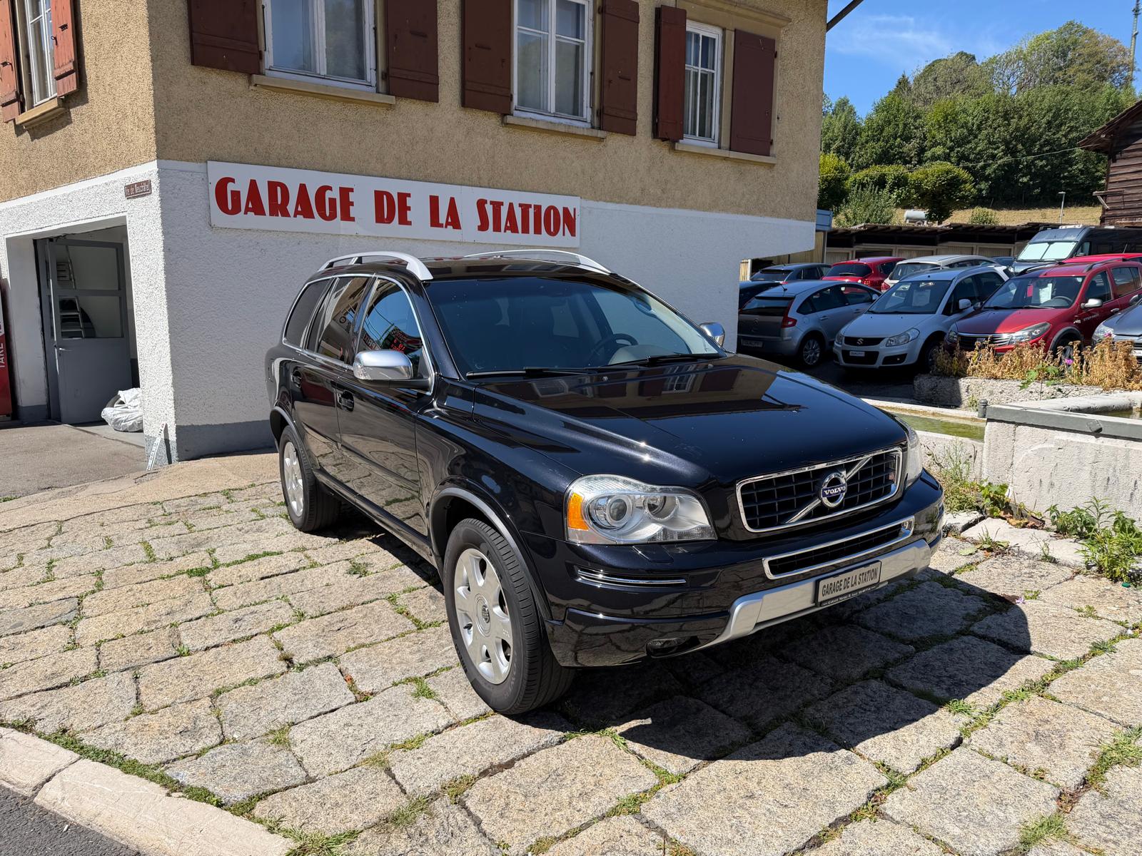 VOLVO XC90 D5 AWD Momentum Geartronic-image-2