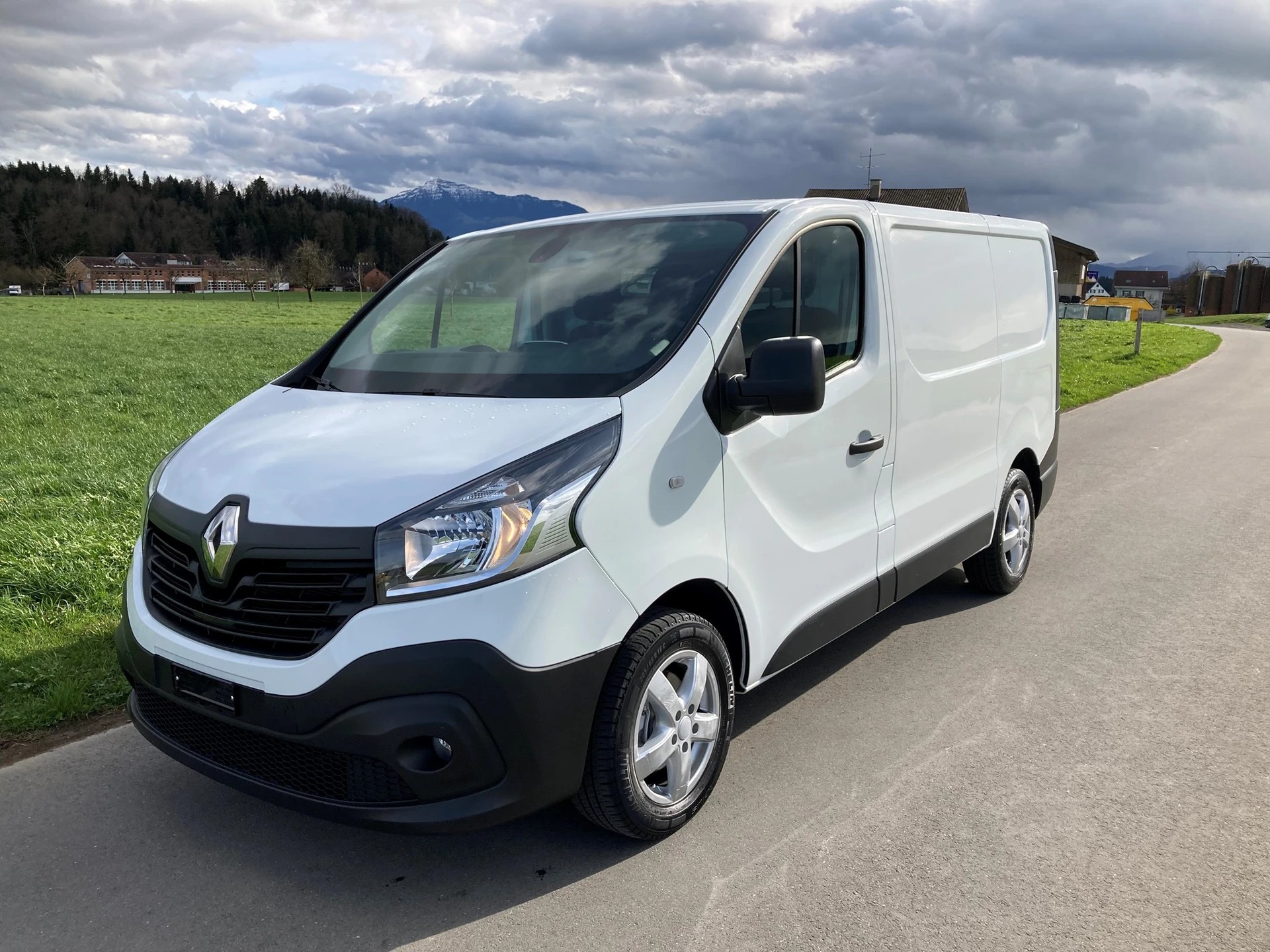 RENAULT Trafic 1.6 dCi 120 2.9t Business L1H1 **Laderampe**Nutzlast 1'700 KG**-image-1