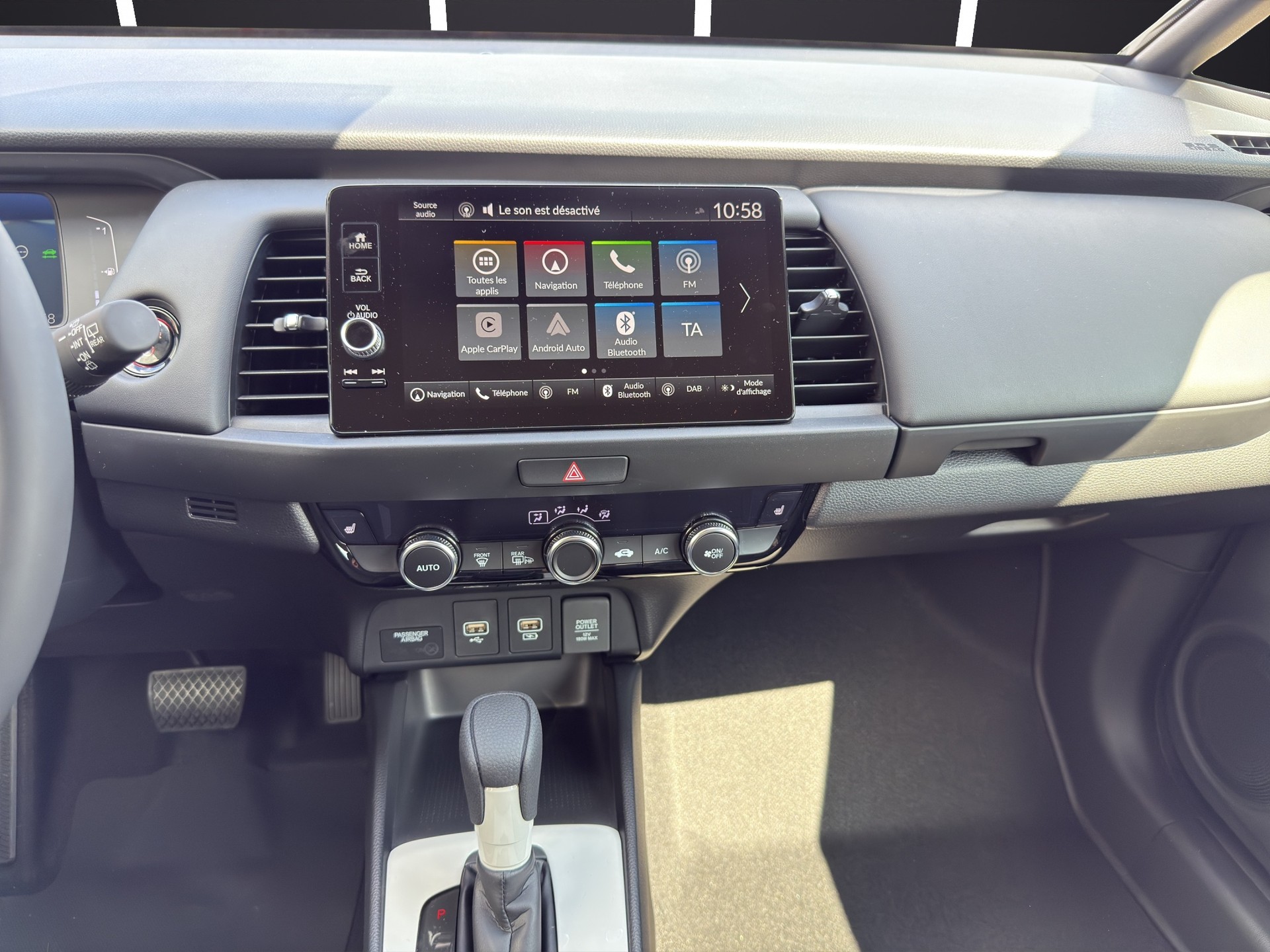 HONDA Jazz 1.5i-MMD Elegance E-CVT-image-10