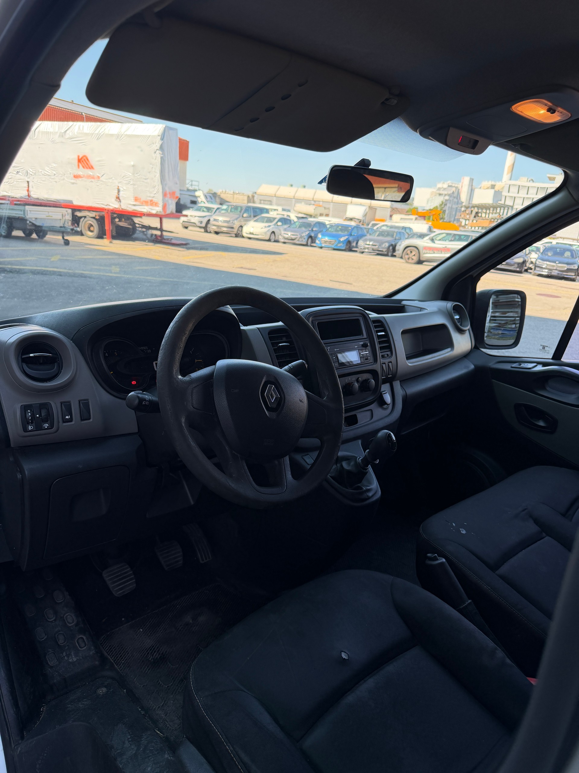 RENAULT Trafic 1.6 dCi 90 2.7t Access L1H1-image-9