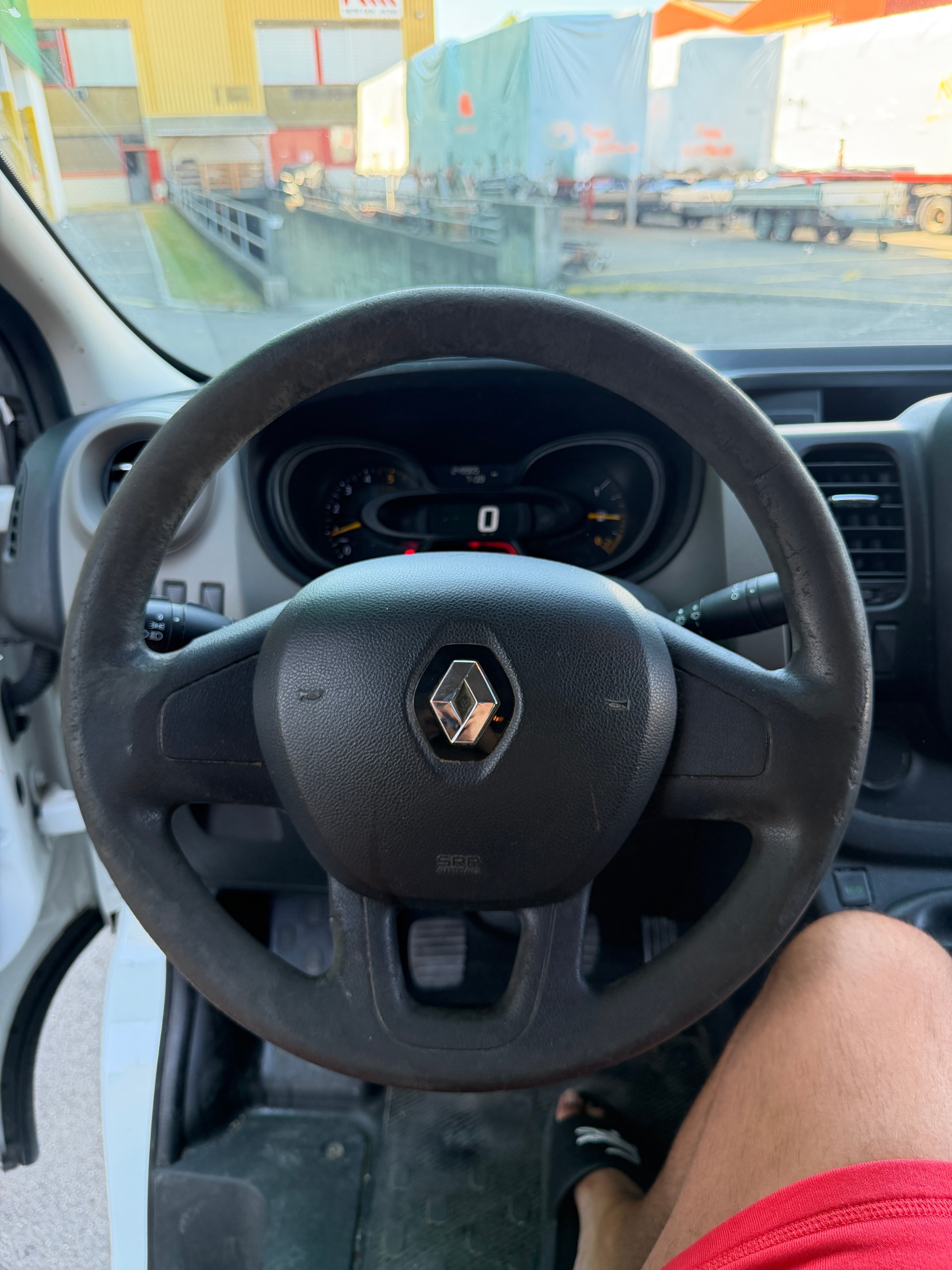 RENAULT Trafic 1.6 dCi 90 2.7t Access L1H1-image-12