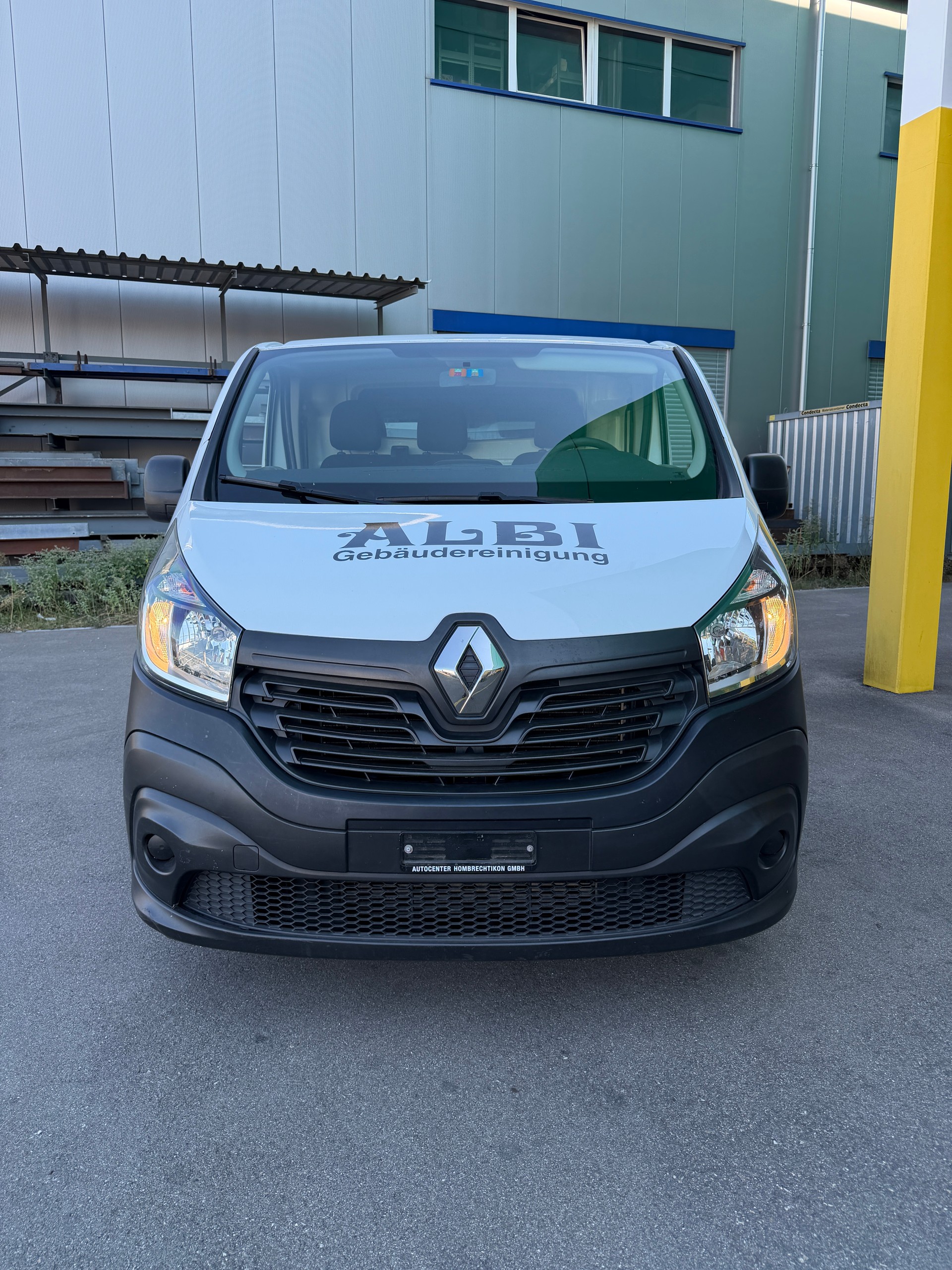 RENAULT Trafic 1.6 dCi 90 2.7t Access L1H1-image-1