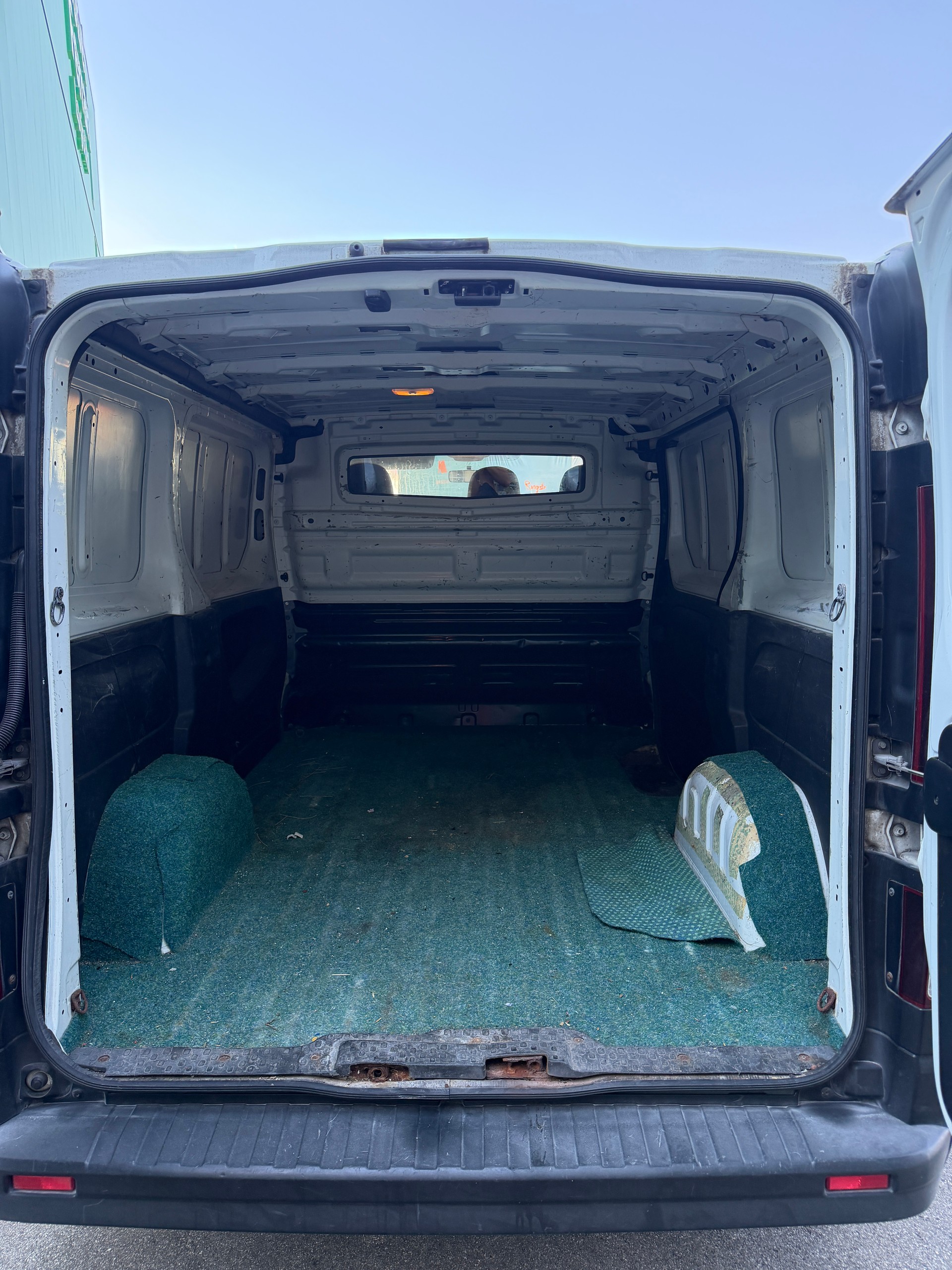 RENAULT Trafic 1.6 dCi 90 2.7t Access L1H1-image-15