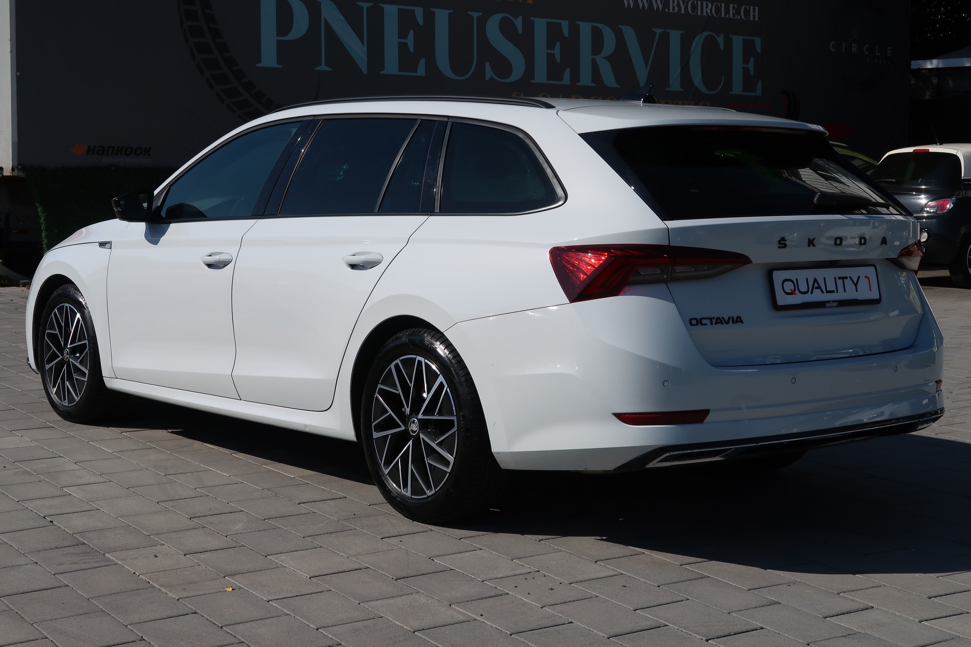 SKODA Octavia Combi 2.0 TSI SportLine DSG 4x4-image-6
