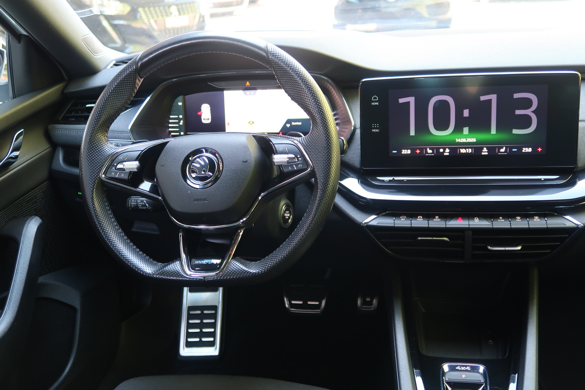 SKODA Octavia Combi 2.0 TSI SportLine DSG 4x4-image-9