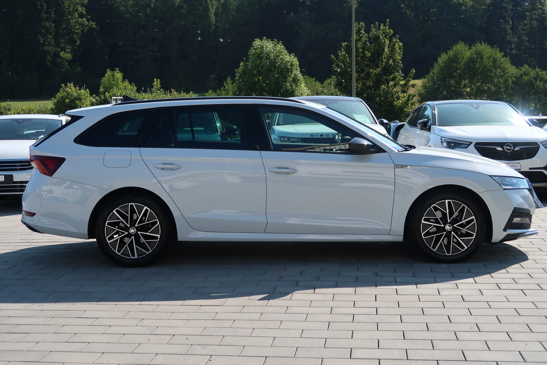 SKODA Octavia Combi 2.0 TSI SportLine DSG 4x4-image-3