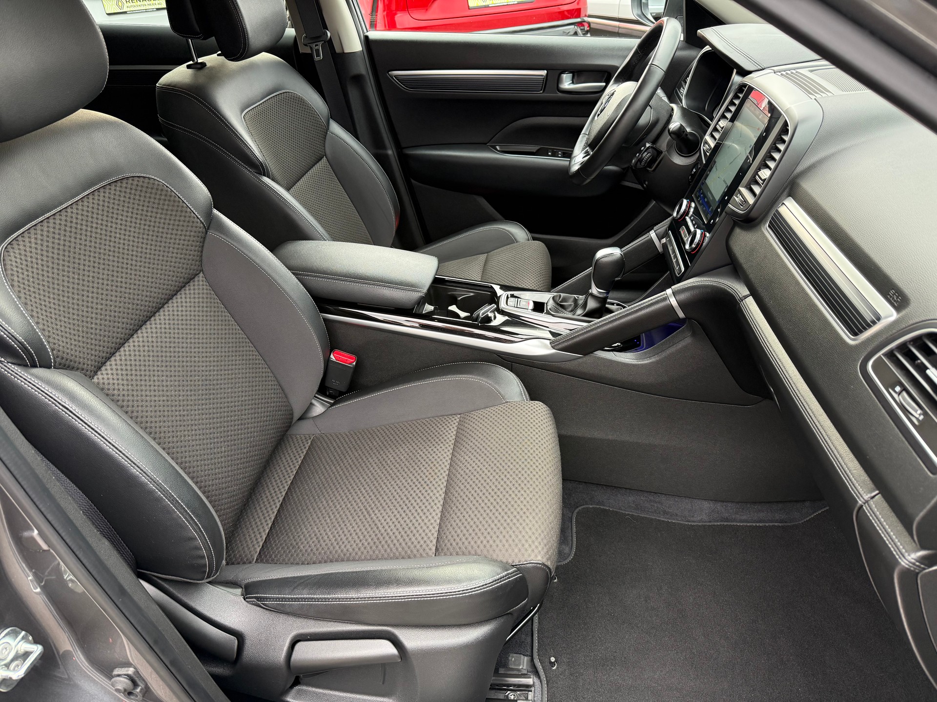 RENAULT Koleos 2.0 dCi Techno 4WD Xtronic CVT-image-3