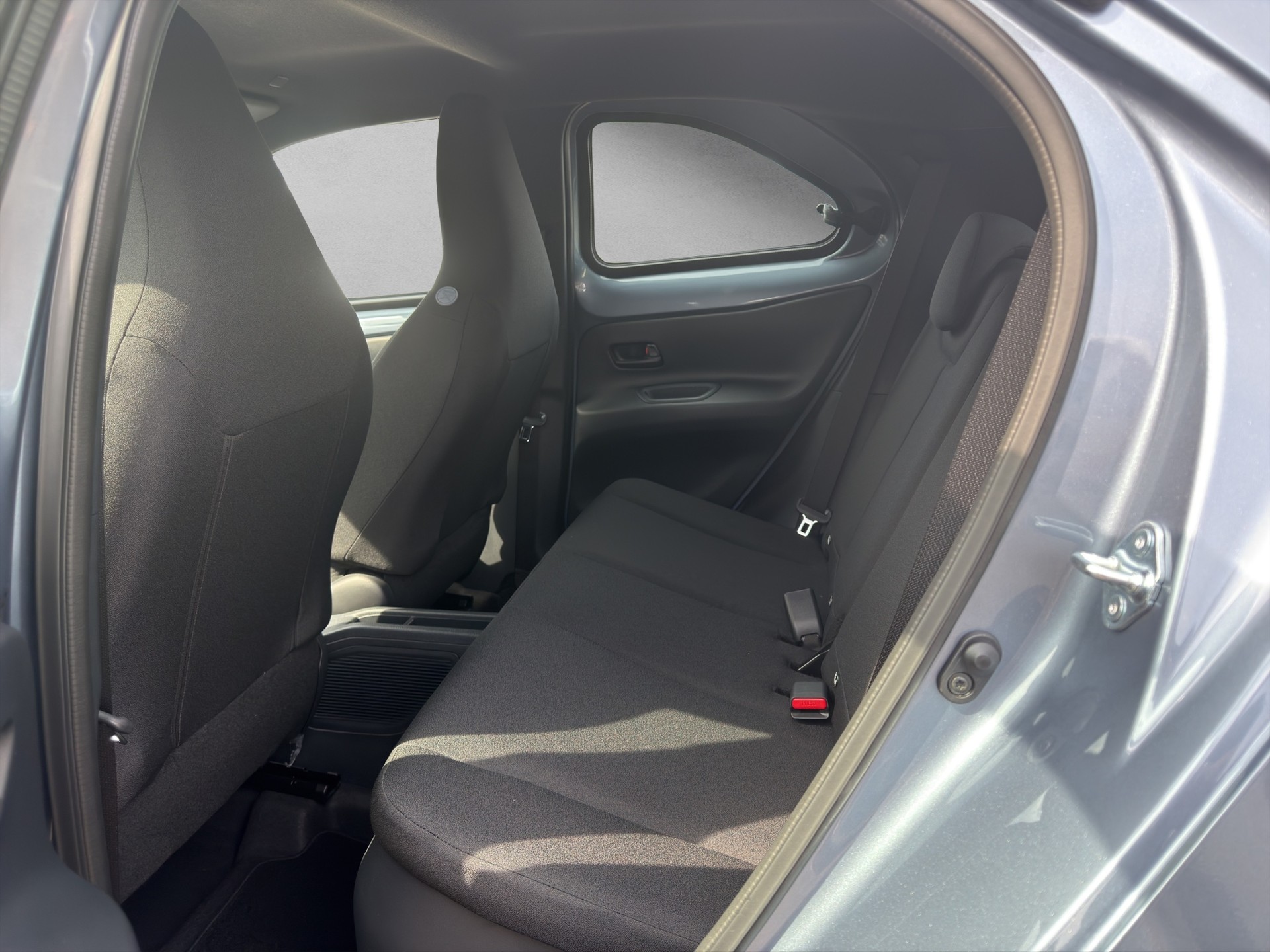TOYOTA Aygo X 1.5 VVT-i HSD Comfort-image-8