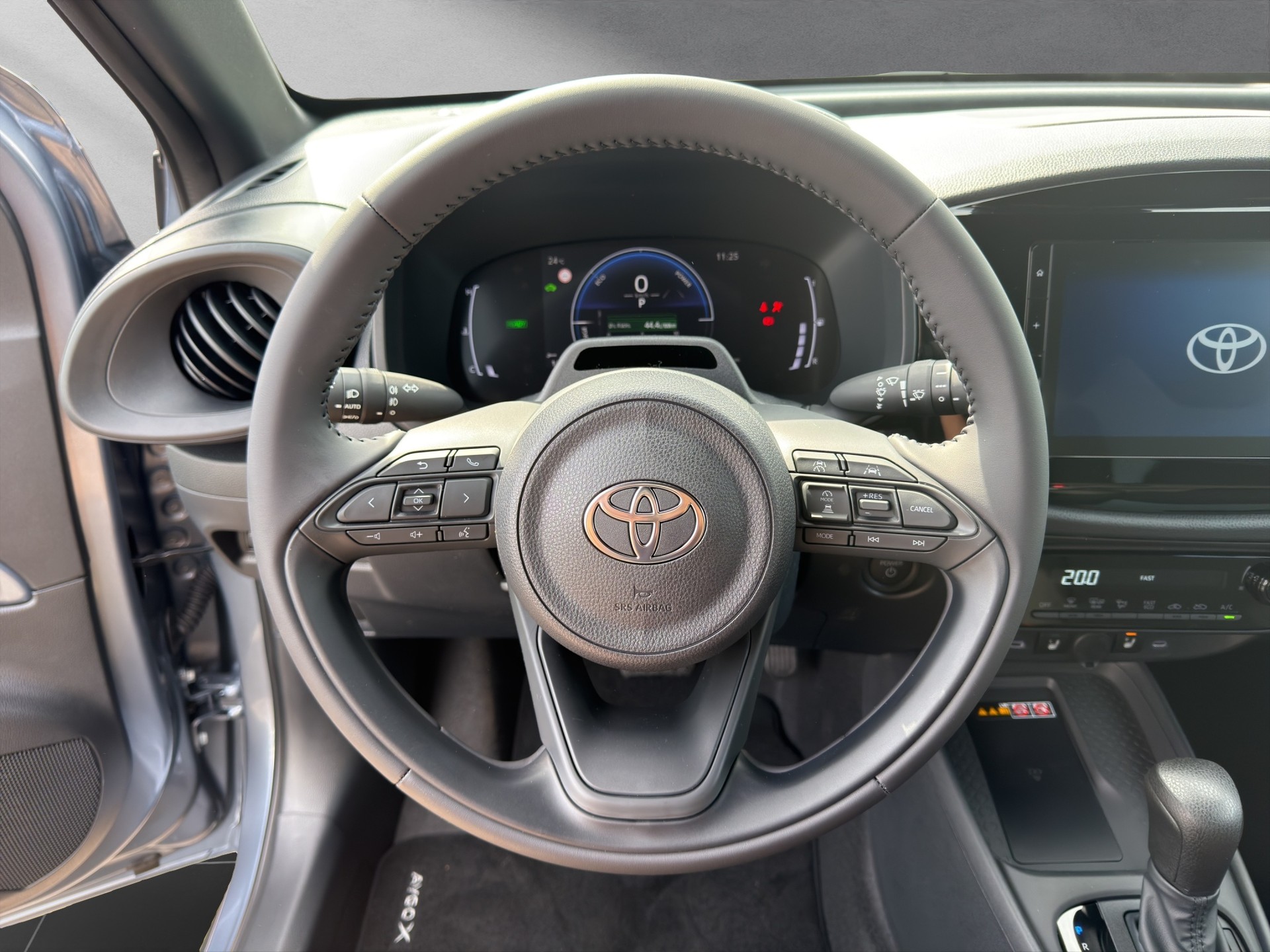 TOYOTA Aygo X 1.5 VVT-i HSD Comfort-image-4
