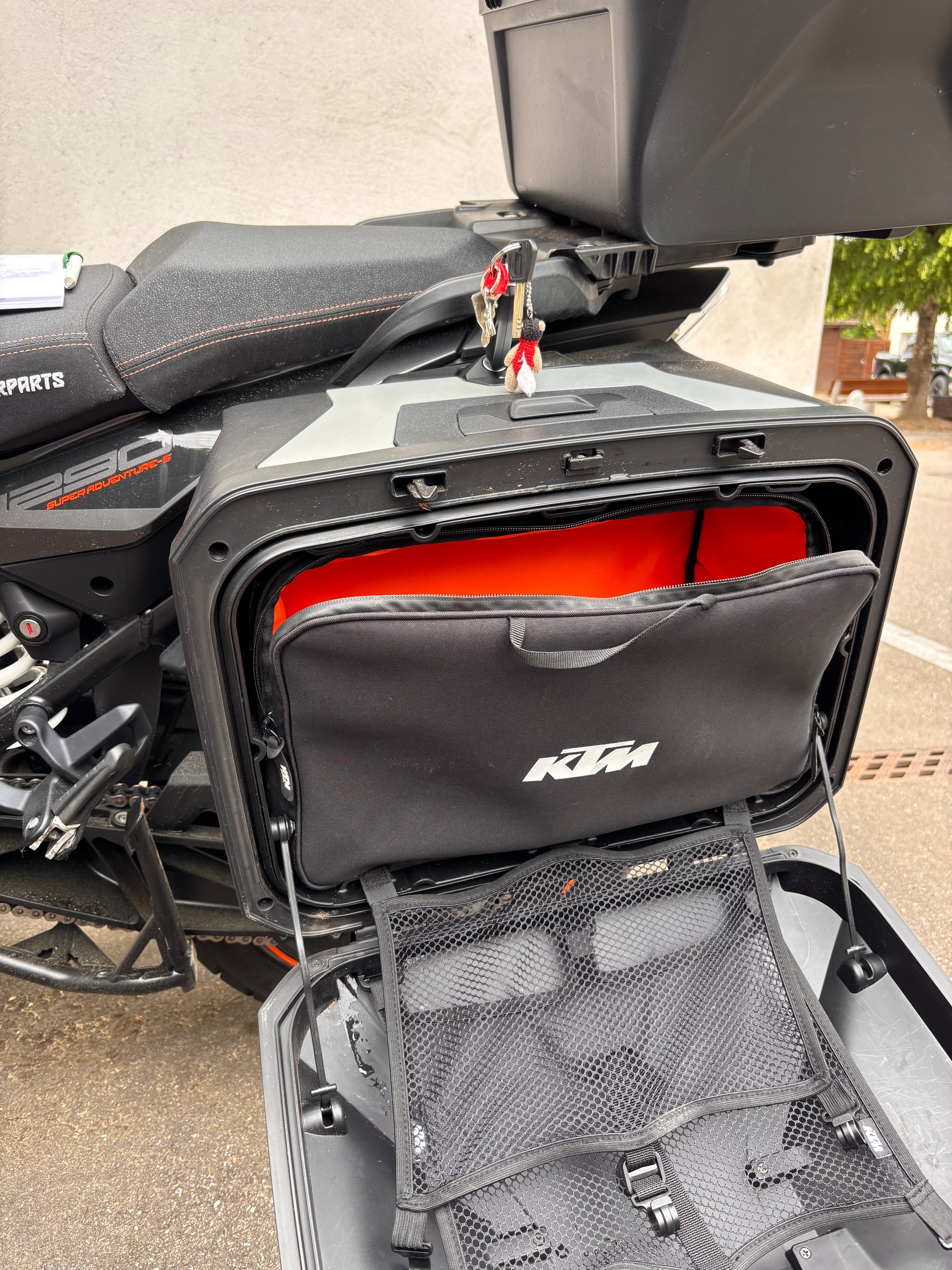 KTM 1290 Super Adventure T ABS-image-3