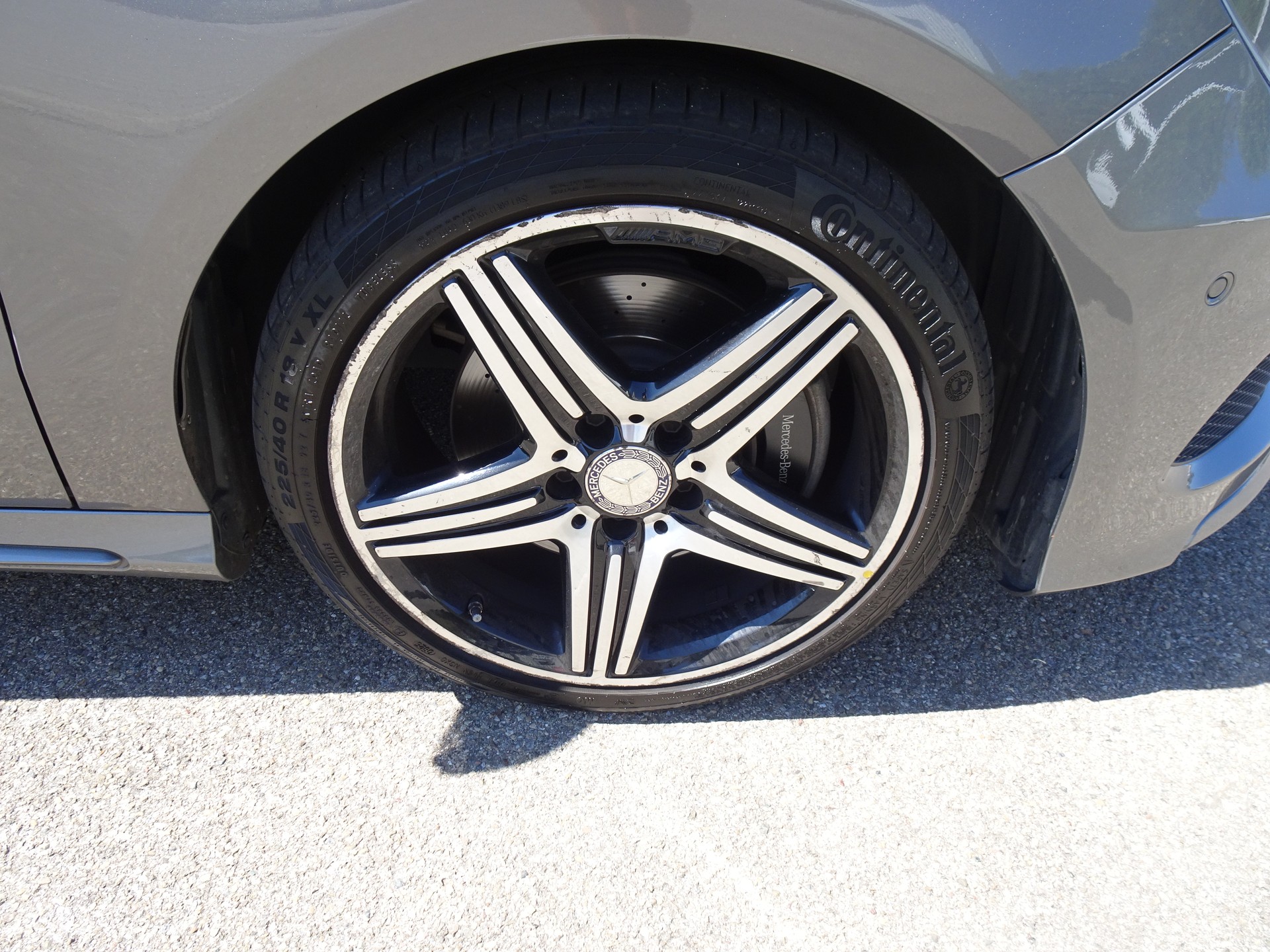 MERCEDES-BENZ A 250 AMG Line 4Matic 7G-DCT-image-6