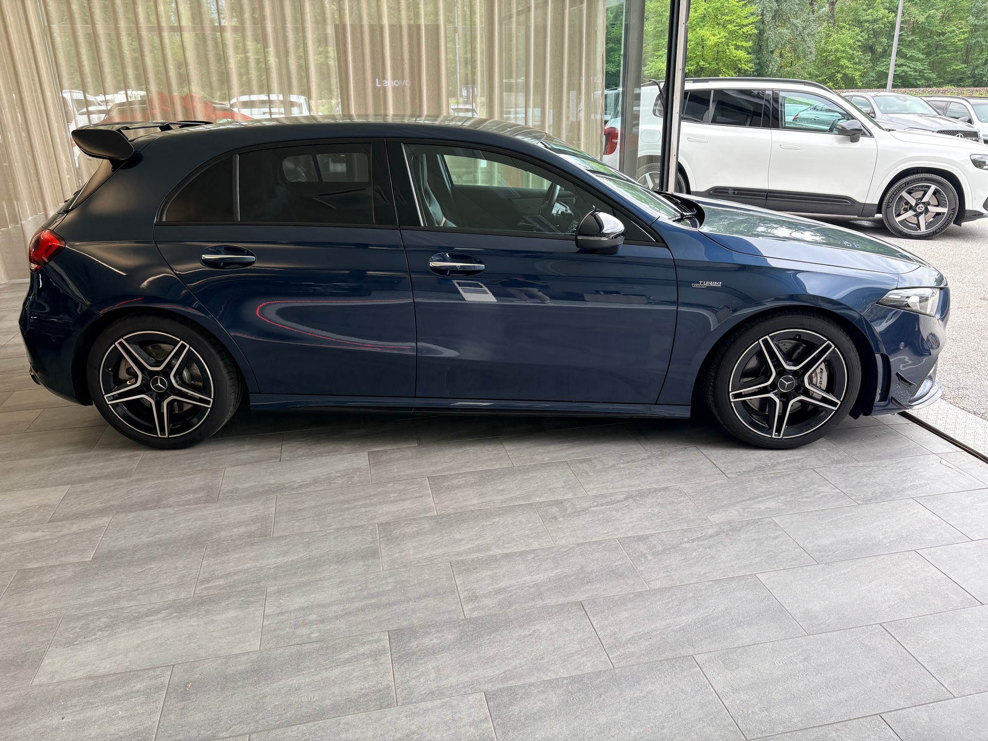 MERCEDES-BENZ A 35 AMG 4matic-image-4