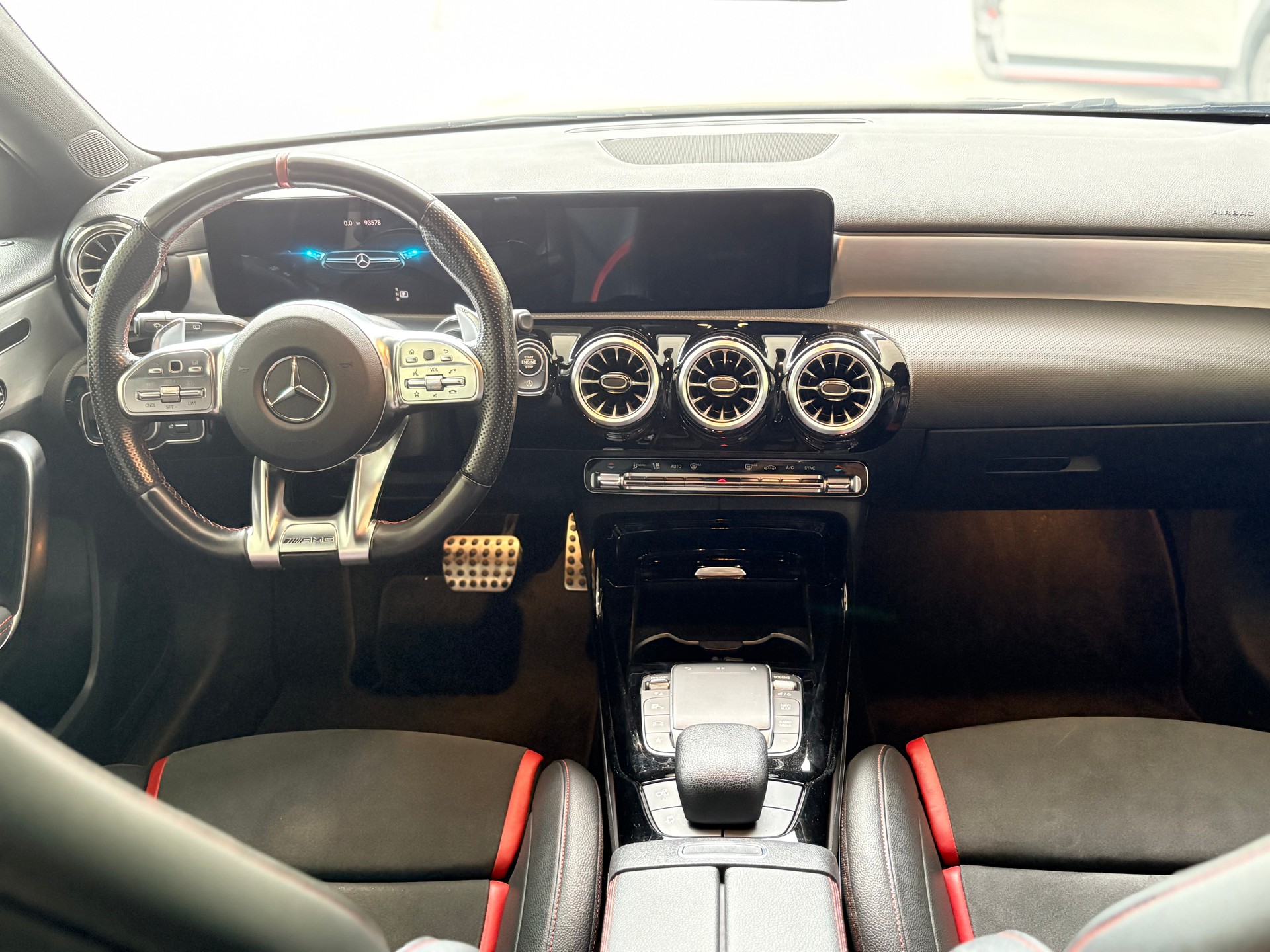 MERCEDES-BENZ A 35 AMG 4matic-image-8