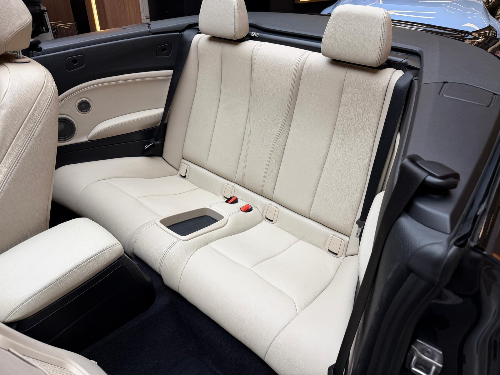 BMW M235i xDrive SAG Cabrio-image-22