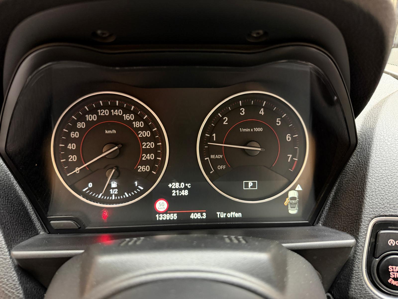 BMW M235i xDrive SAG Cabrio-image-25