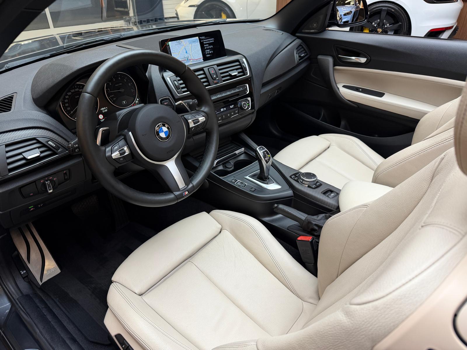 BMW M235i xDrive SAG Cabrio-image-15