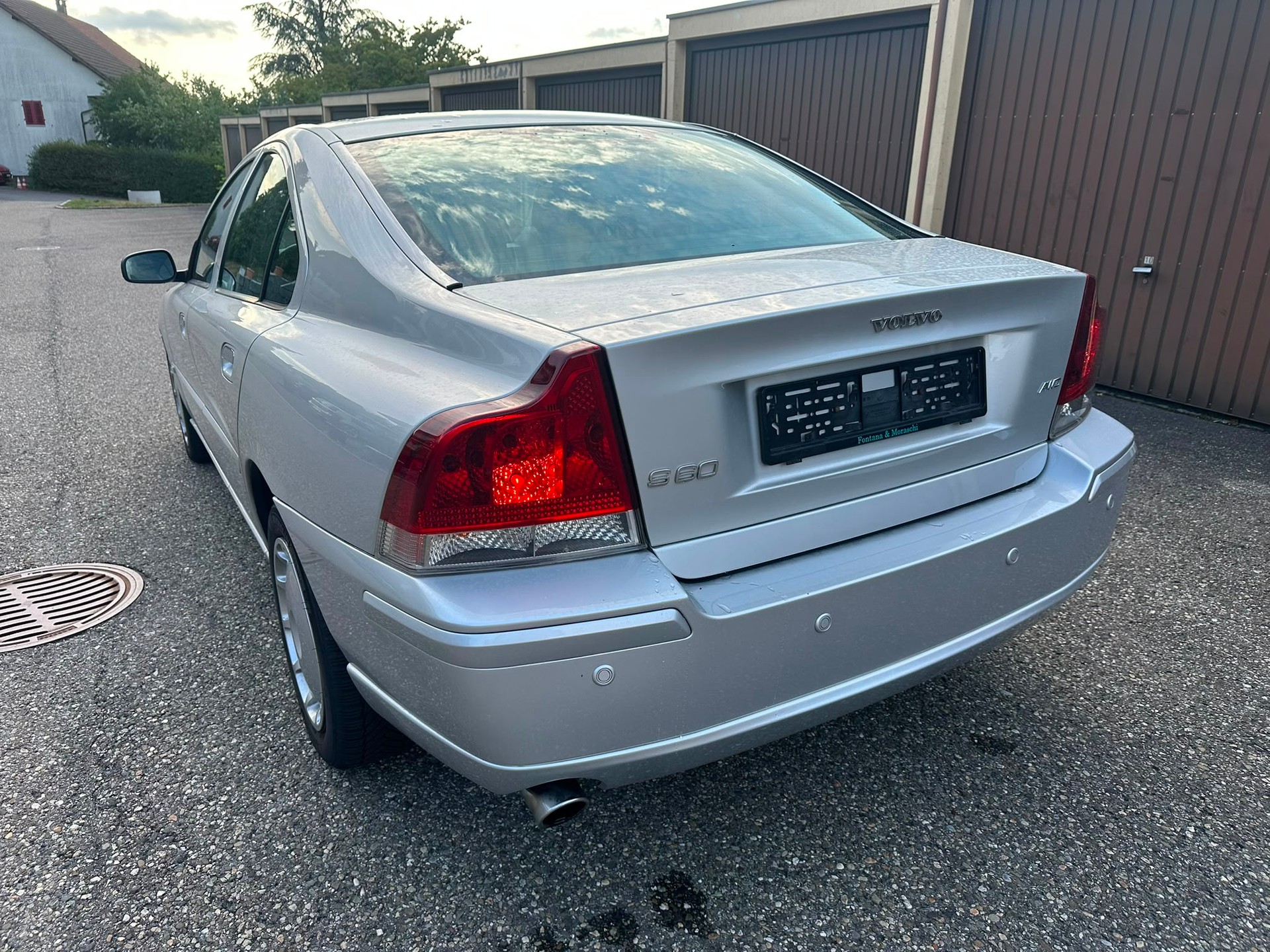 VOLVO S60 2.5T AWD Momentum-image-8