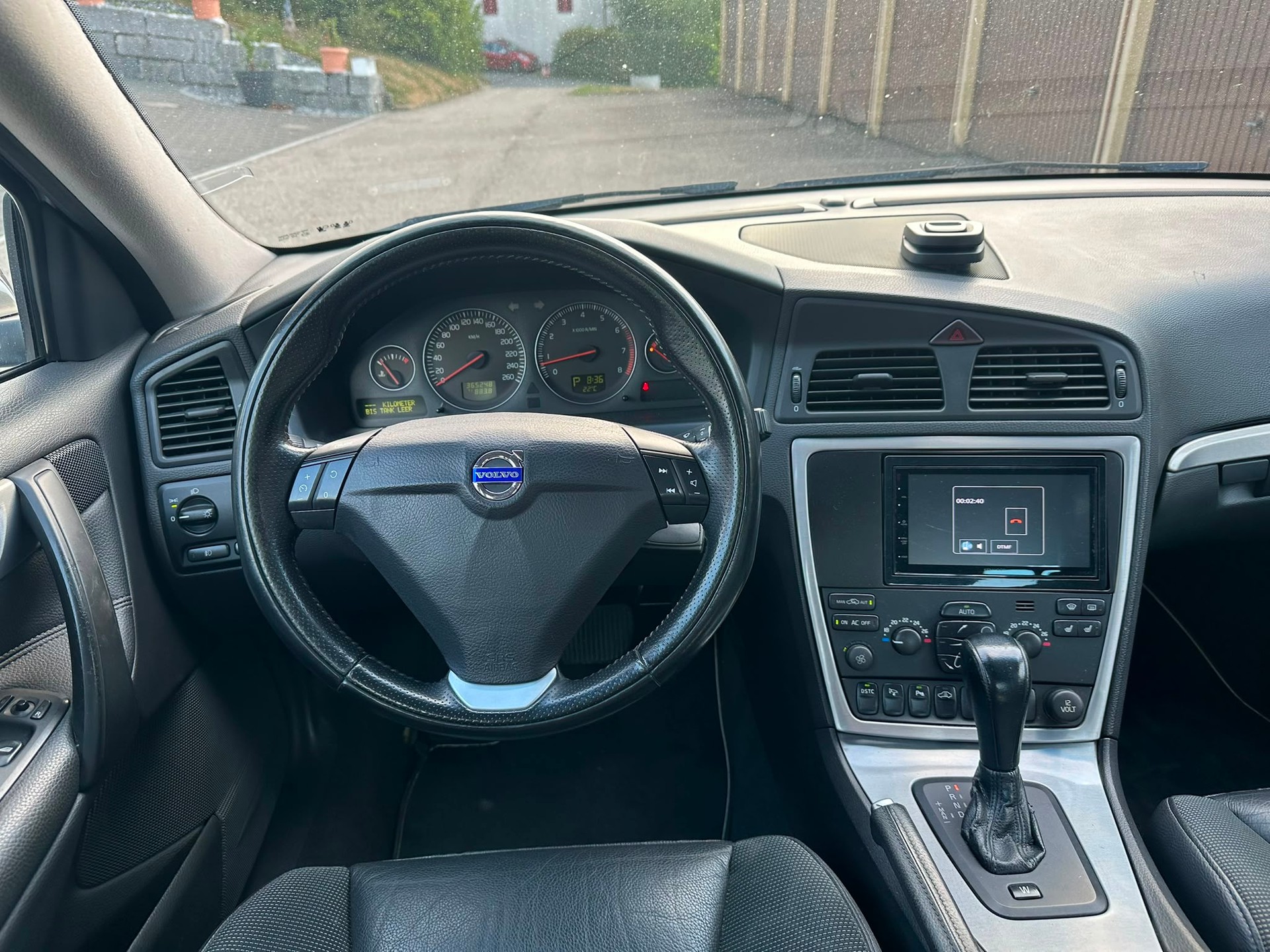 VOLVO S60 2.5T AWD Momentum-image-12
