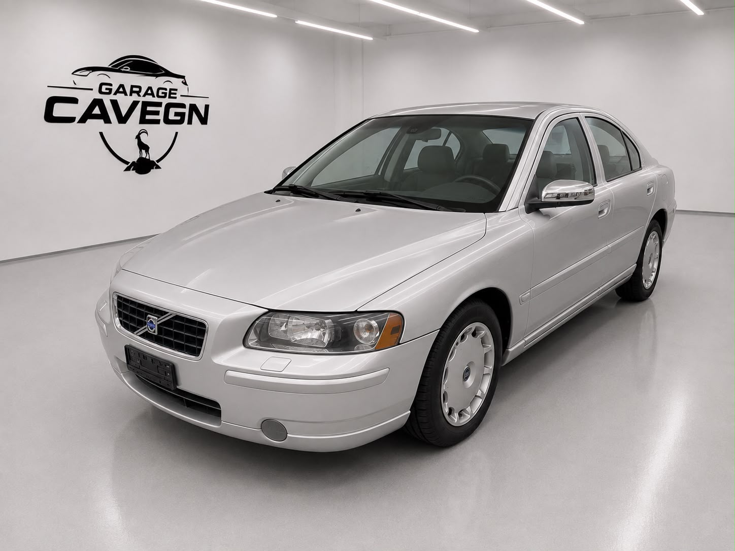 VOLVO S60 2.5T AWD Momentum-image-0