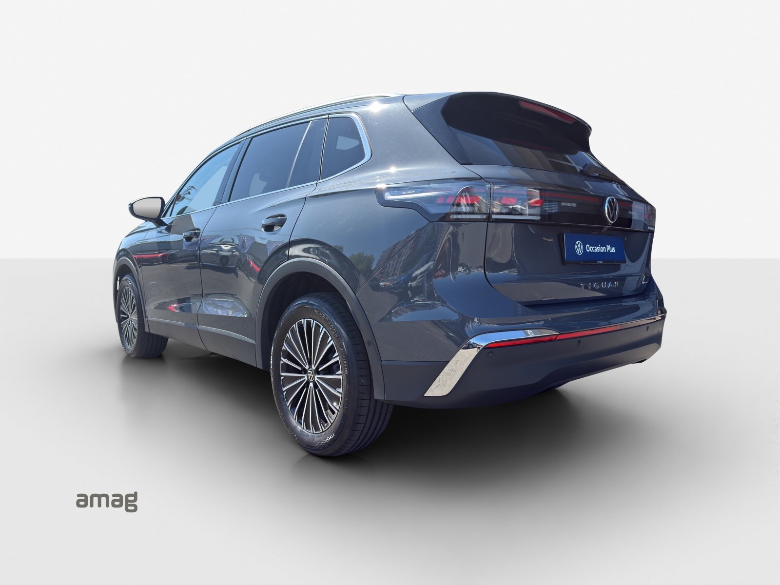 VW Tiguan 2.0 TSI DSG Elegance 4Motion-image-2