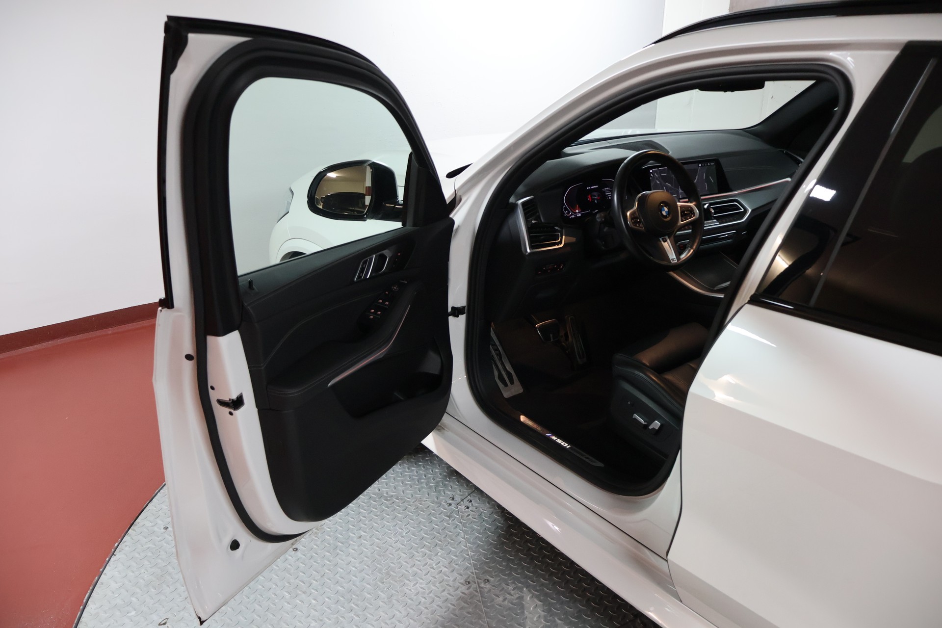 BMW X5 xDrive M50i Steptronic-image-4