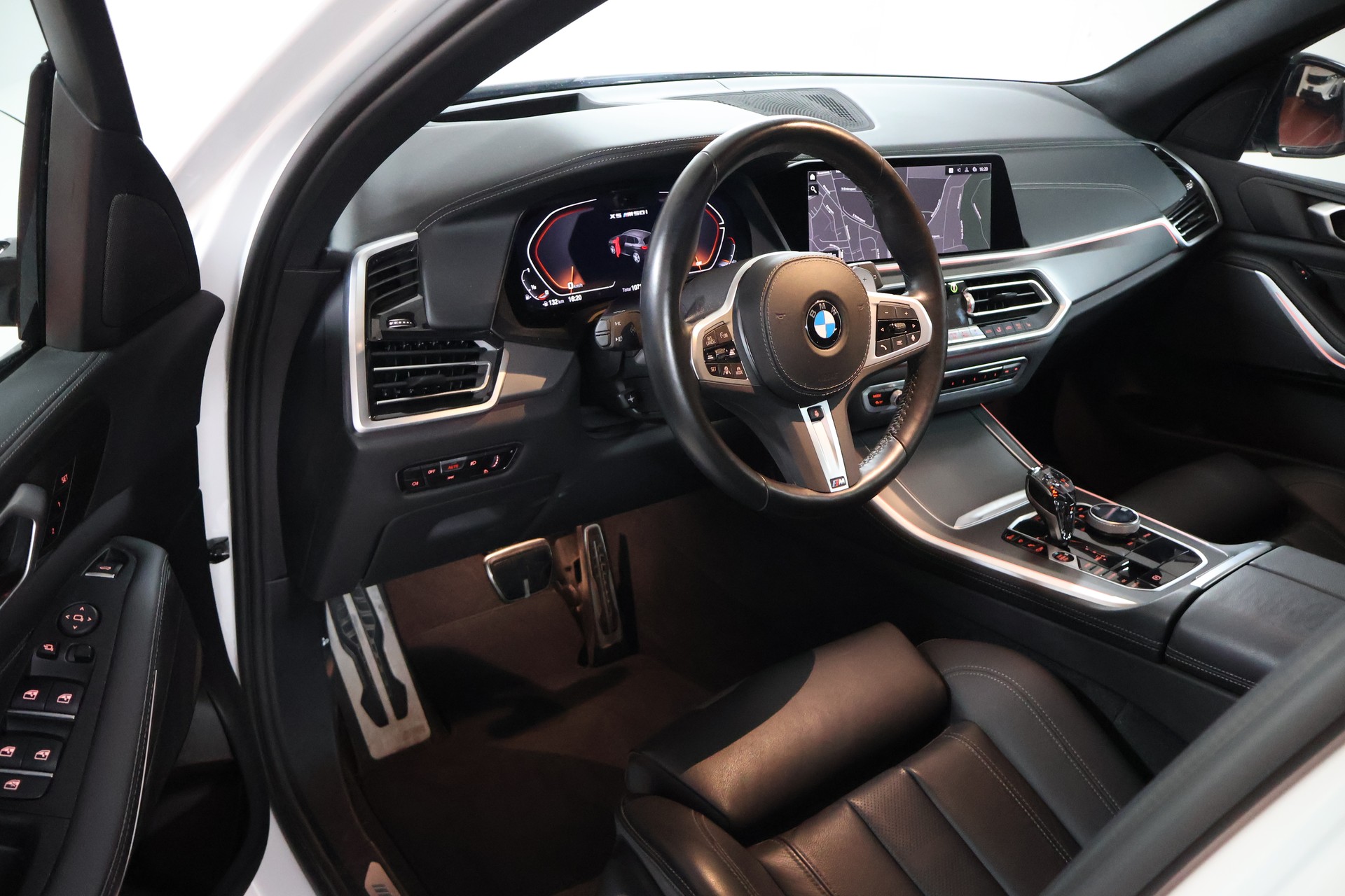 BMW X5 xDrive M50i Steptronic-image-8