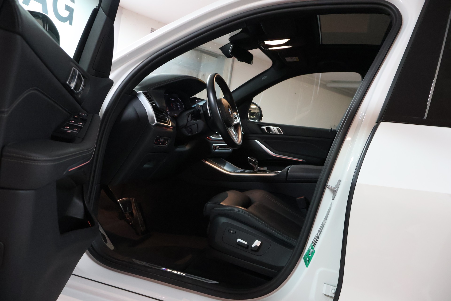 BMW X5 xDrive M50i Steptronic-image-7