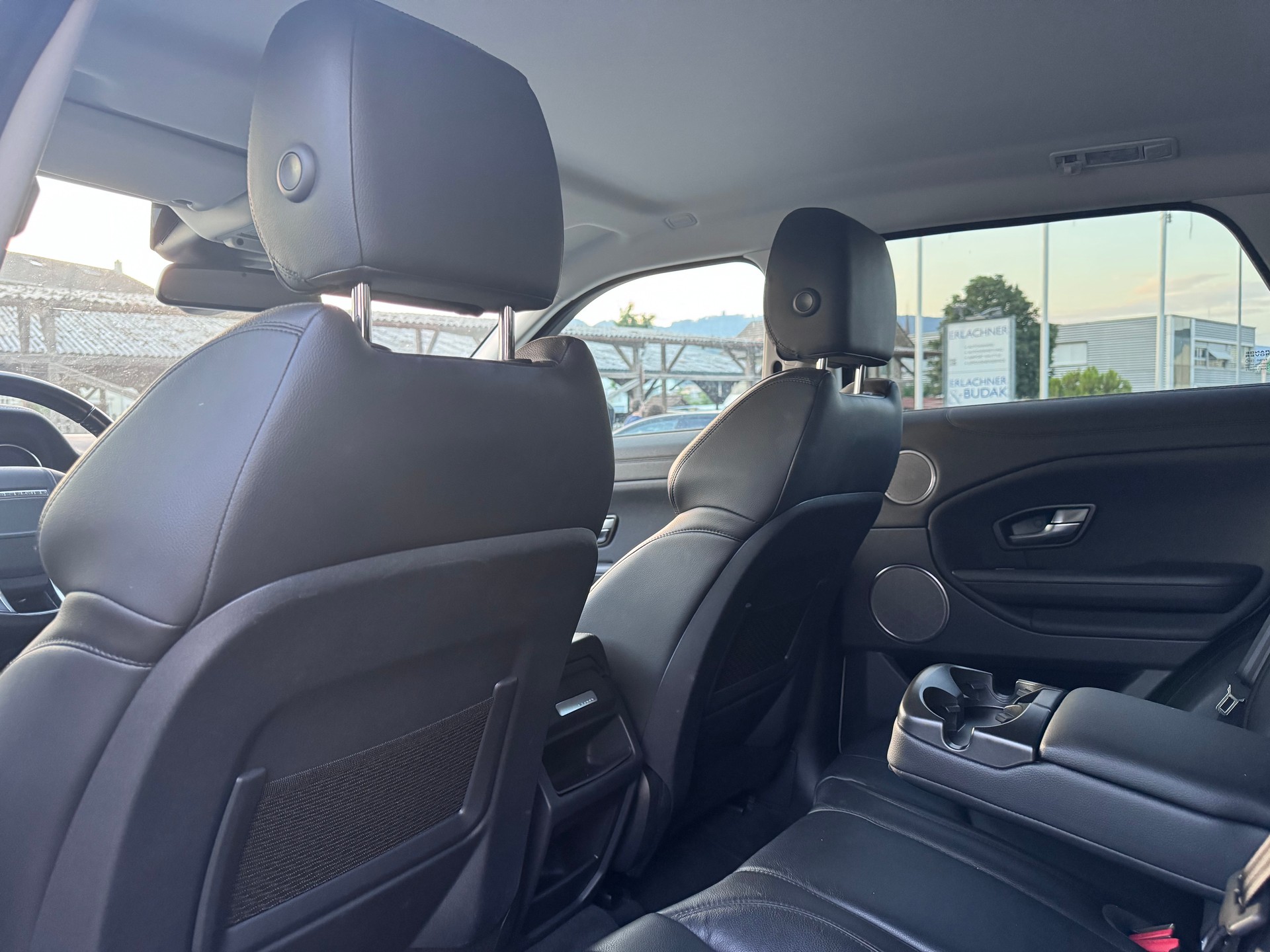 LAND ROVER Range Rover Evoque 2.0 TD4 SE Advantage AT9-image-7