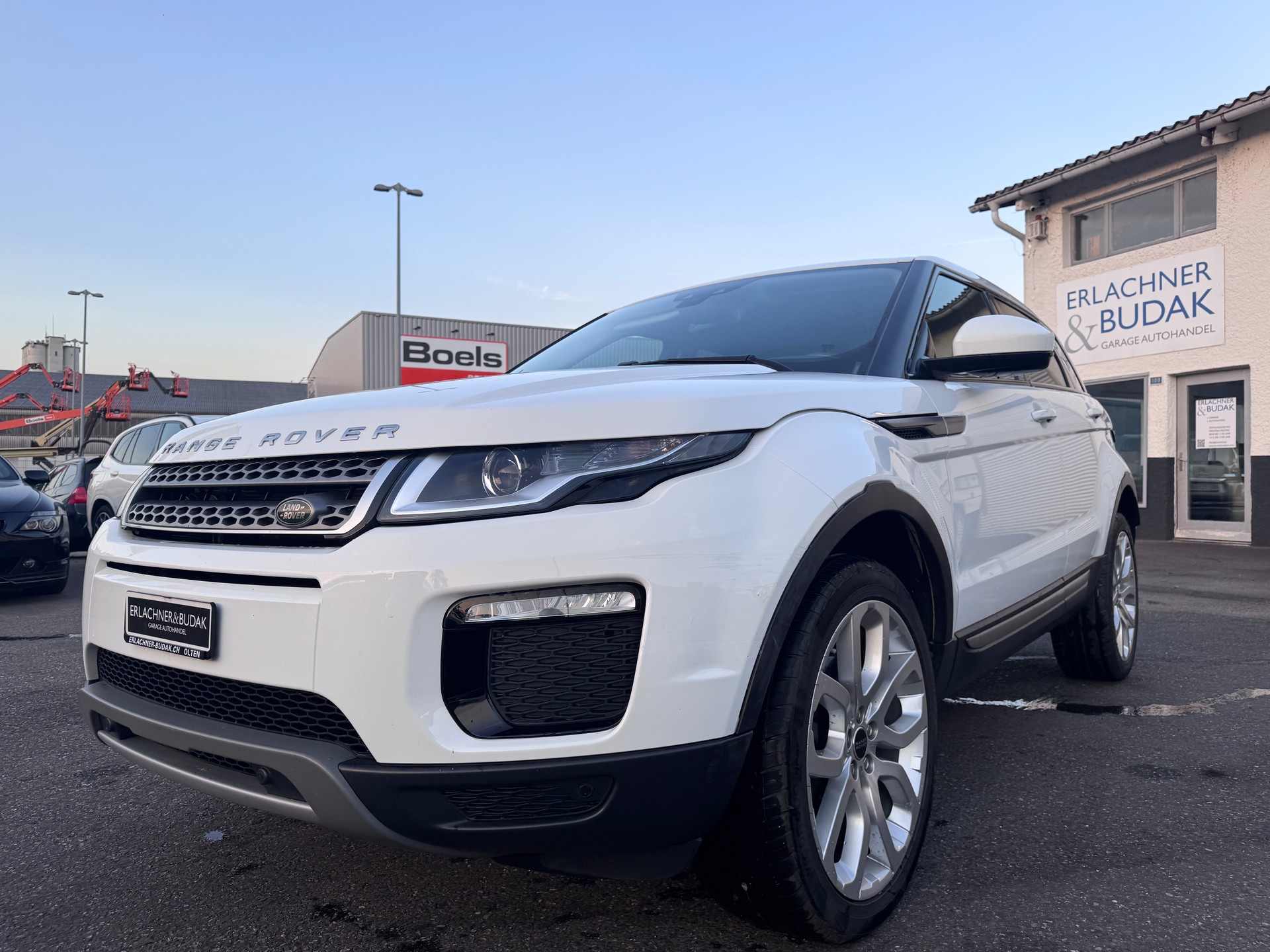LAND ROVER Range Rover Evoque 2.0 TD4 SE Advantage AT9-image-1