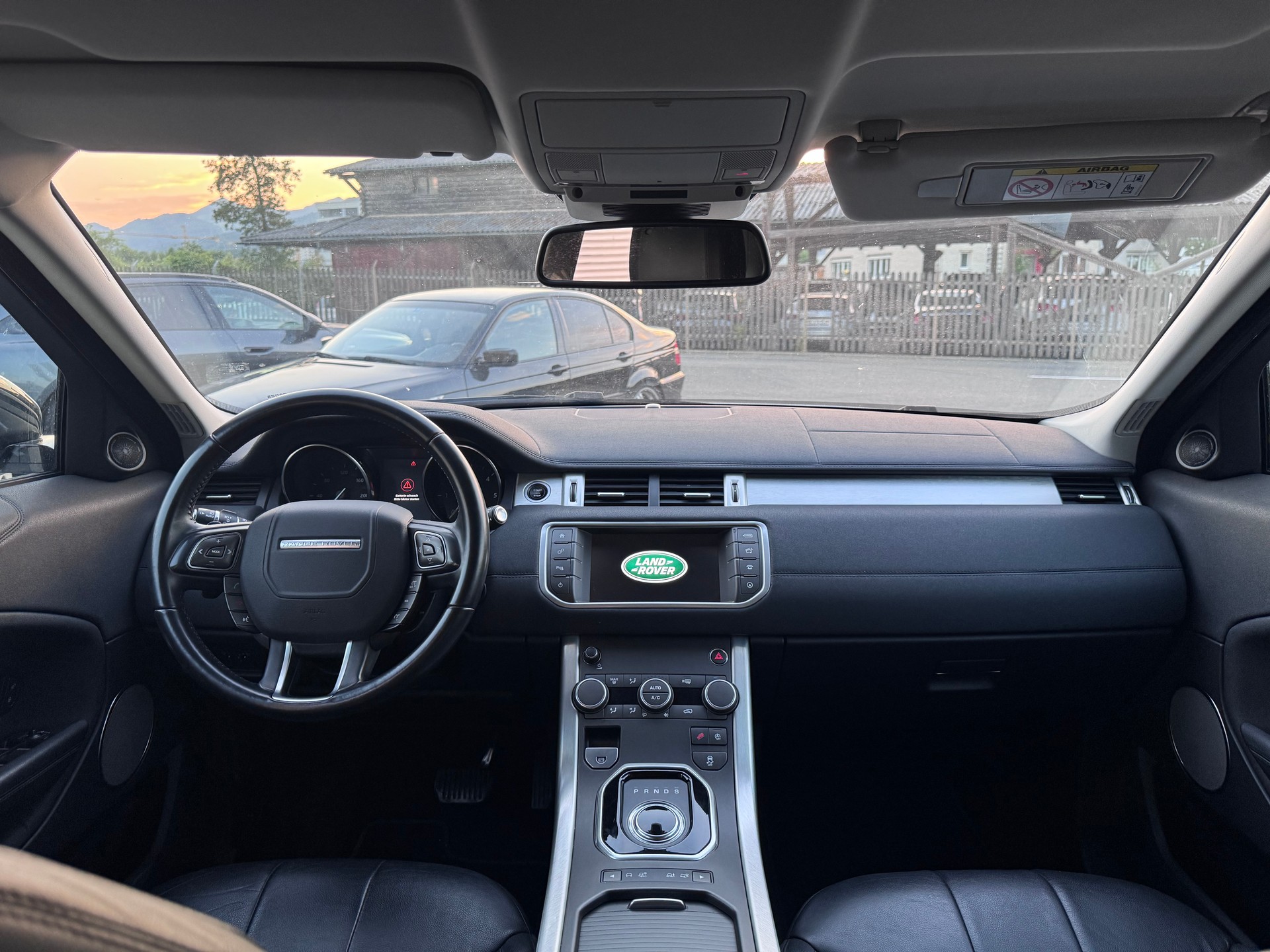 LAND ROVER Range Rover Evoque 2.0 TD4 SE Advantage AT9-image-10