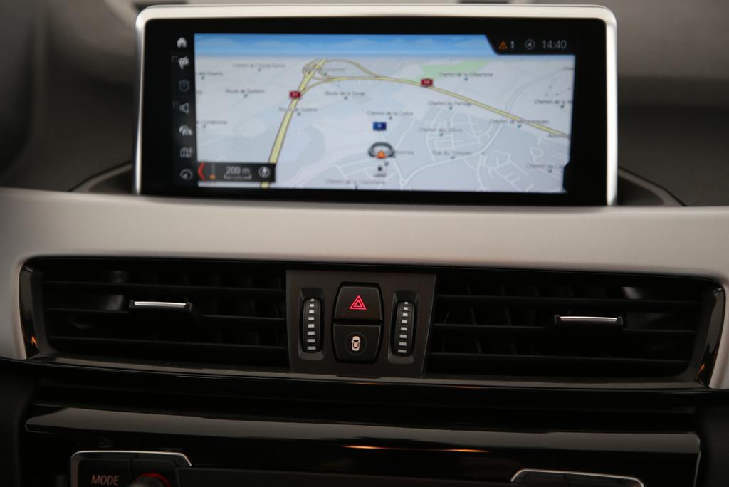 BMW X1 18d xDrive SAG-image-6