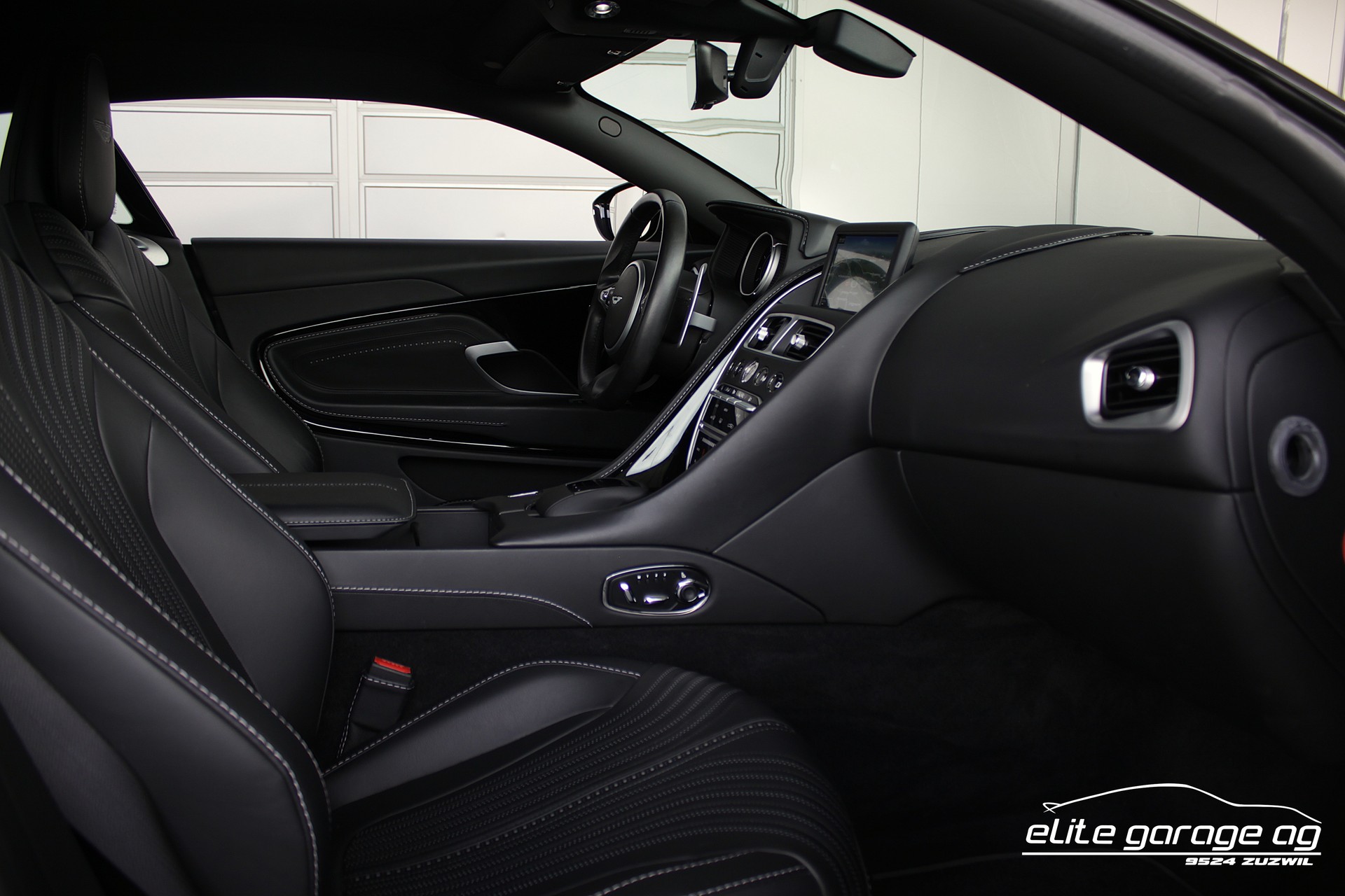 ASTON MARTIN DB11 V12 Touchtronic 3-image-15