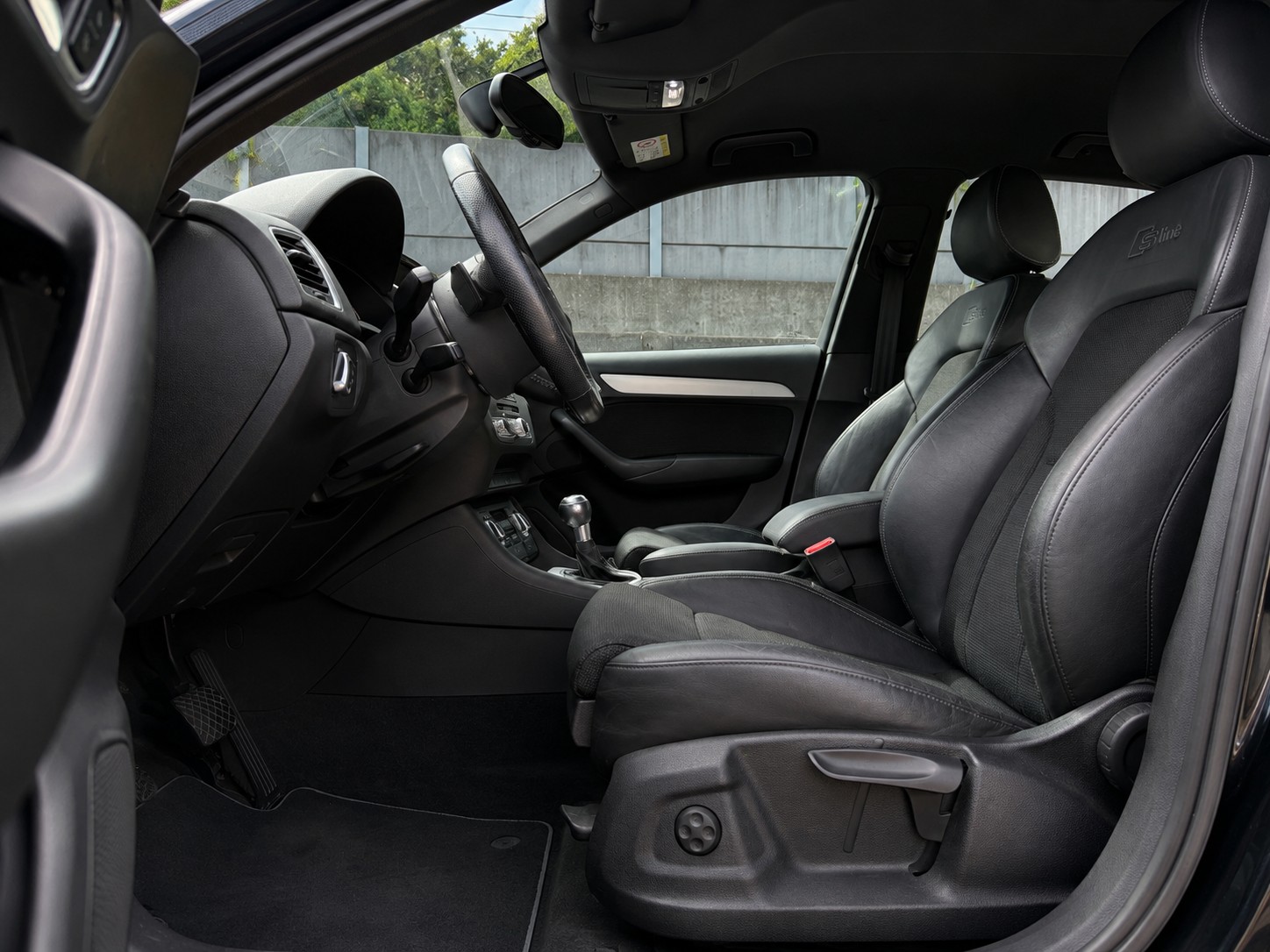 AUDI Q3 2.0 TFSI quattro S-tronic S line | Frisch ab MFK & Service | AHK | 8-fach-image-8