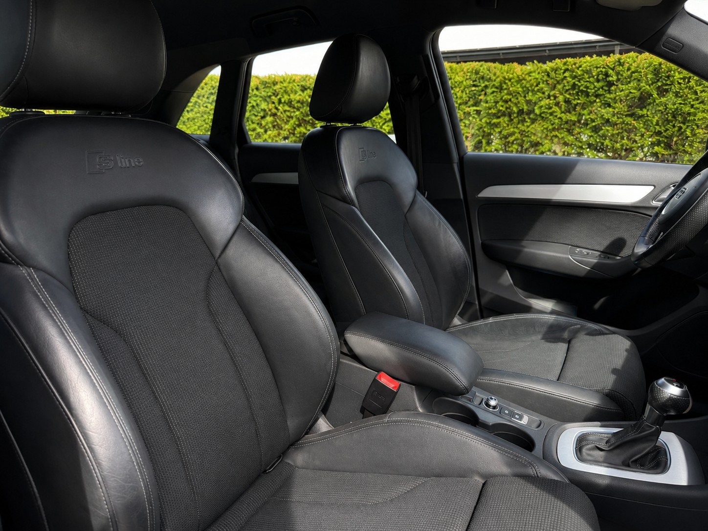 AUDI Q3 2.0 TFSI quattro S-tronic S line | Frisch ab MFK & Service | AHK | 8-fach-image-9