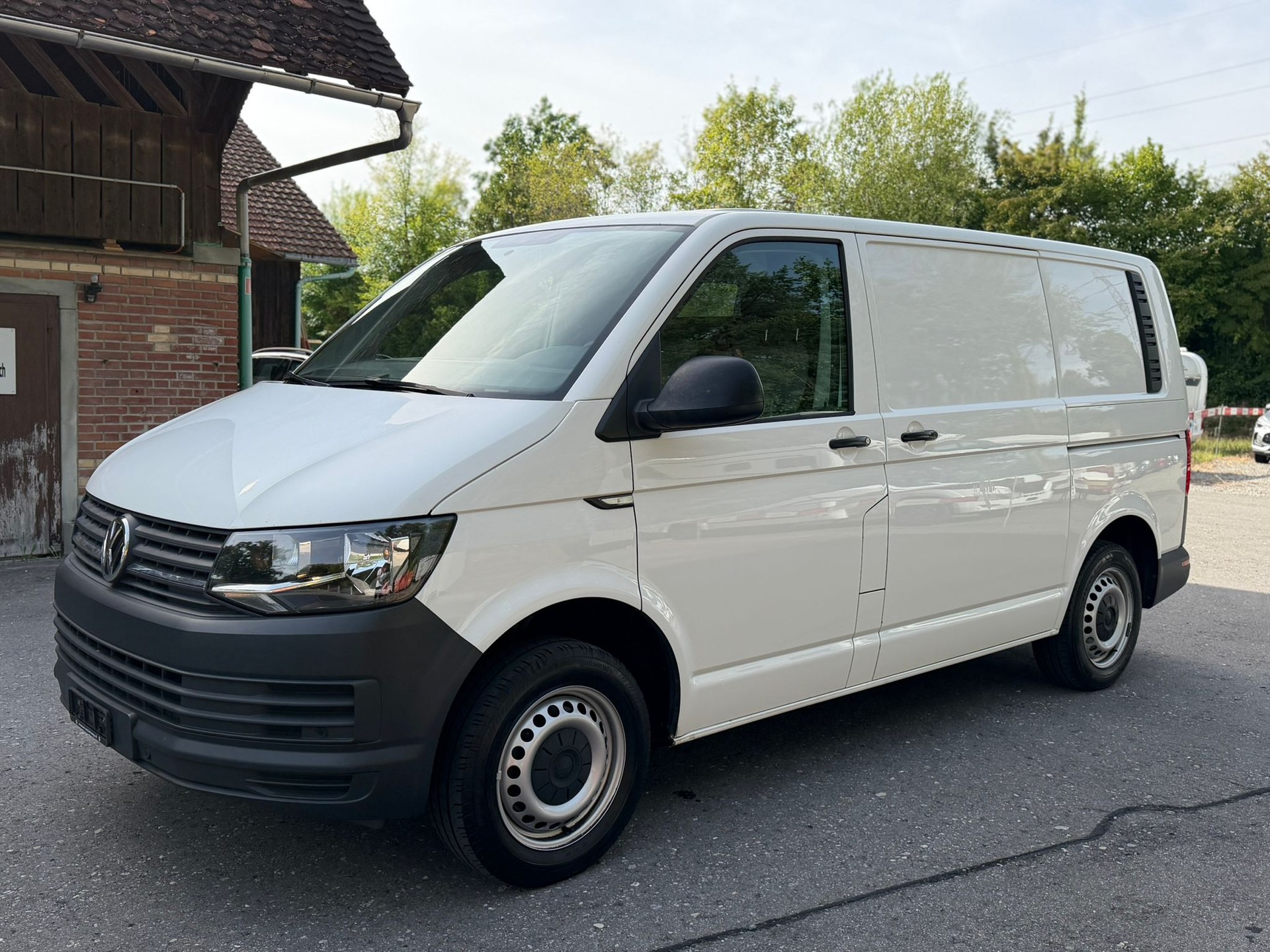 VW T6 2.0 TDI Euro 6-image-2