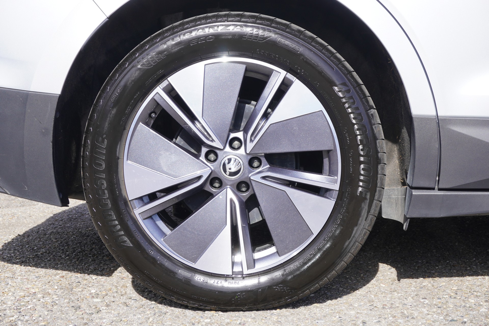 SKODA Enyaq iV 80-image-8