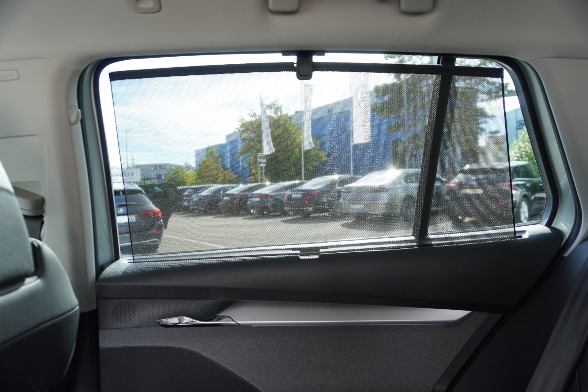 SKODA Enyaq iV 80-image-12