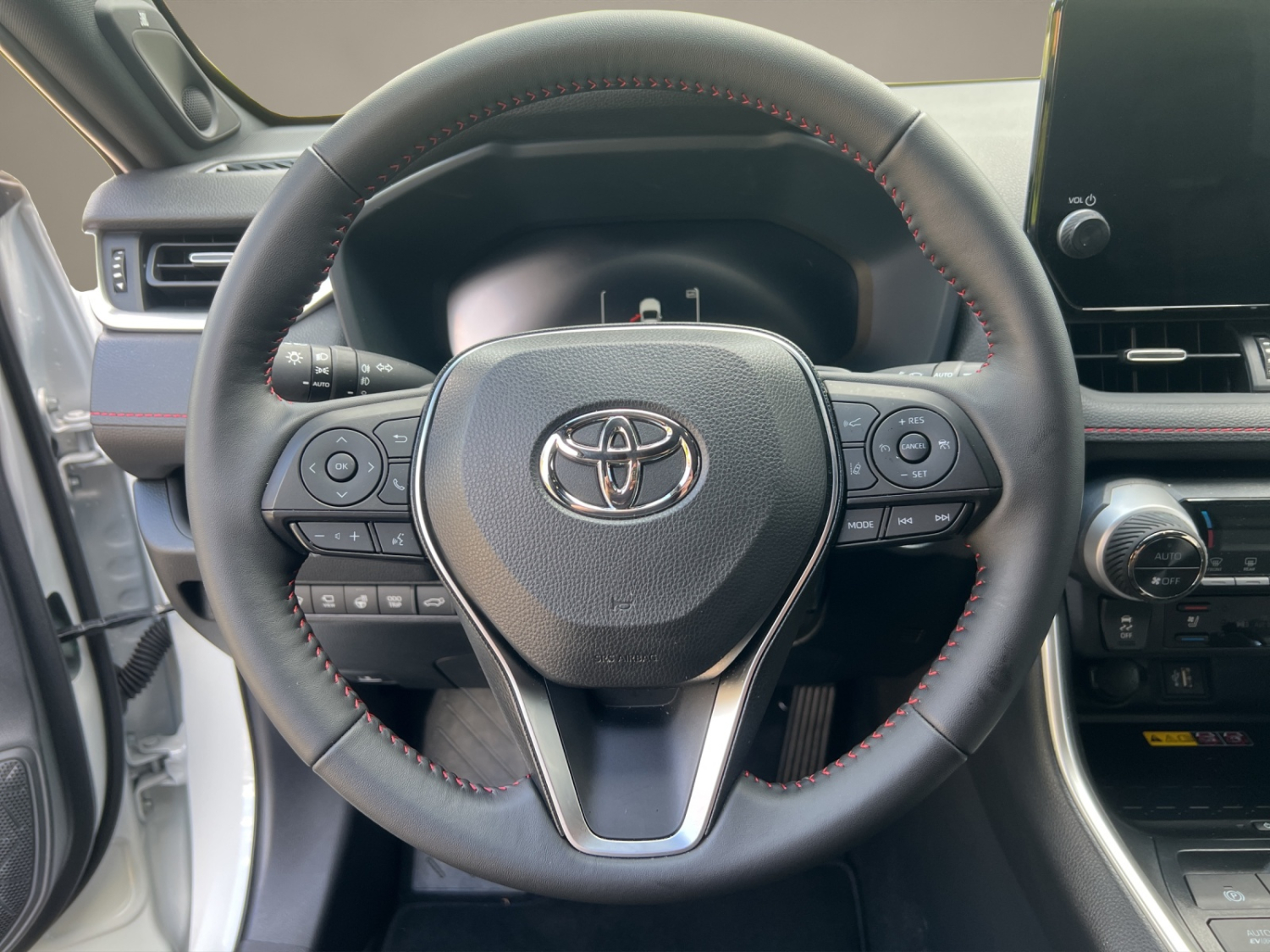 TOYOTA RAV4 2.5 Plug-In-Hybrid Platinum-image-11