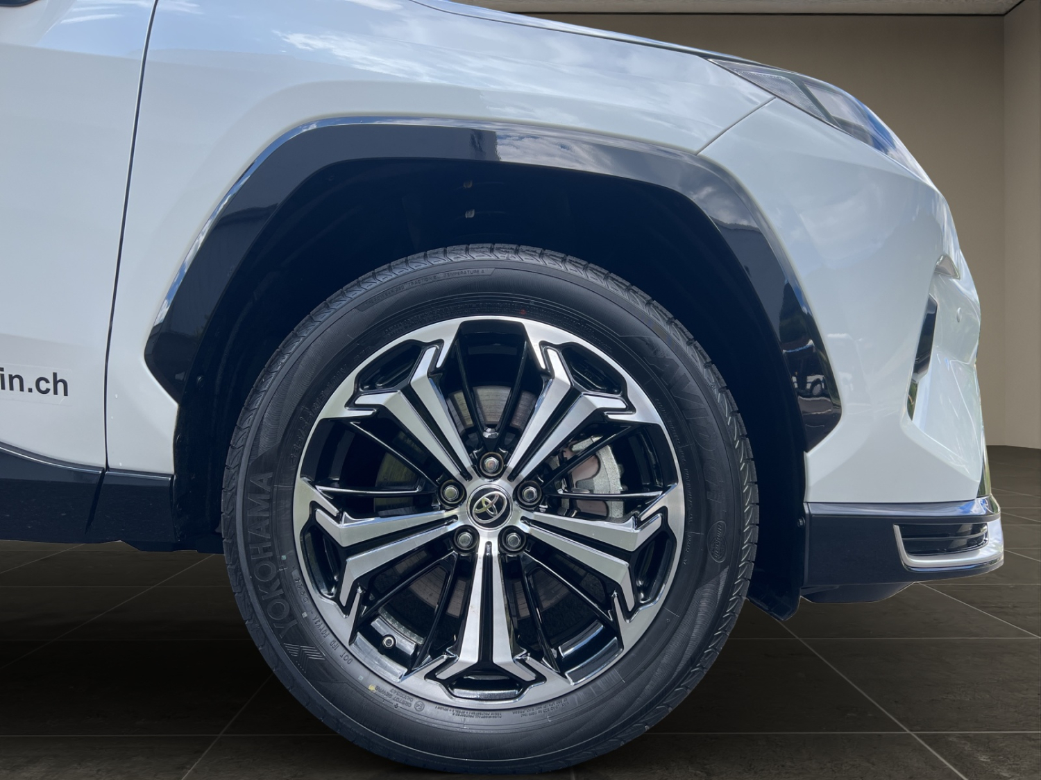 TOYOTA RAV4 2.5 Plug-In-Hybrid Platinum-image-25