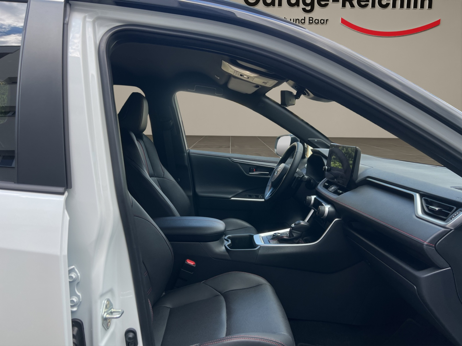 TOYOTA RAV4 2.5 Plug-In-Hybrid Platinum-image-9
