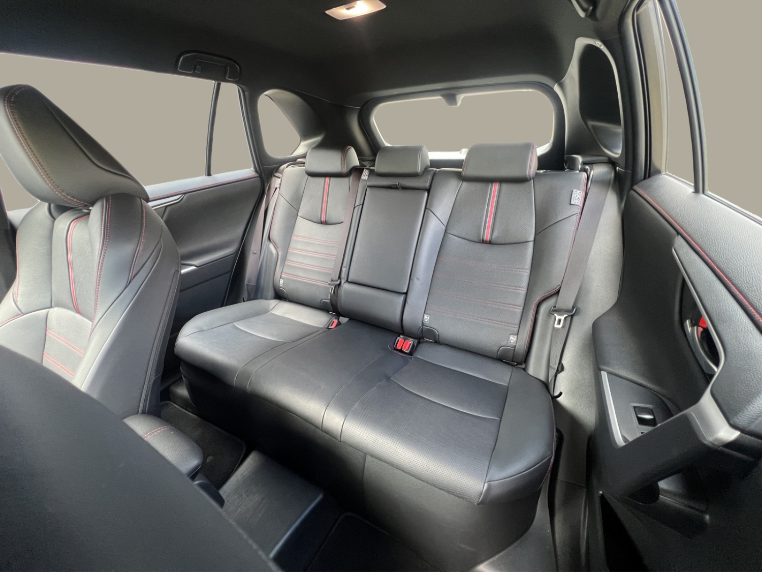 TOYOTA RAV4 2.5 Plug-In-Hybrid Platinum-image-22