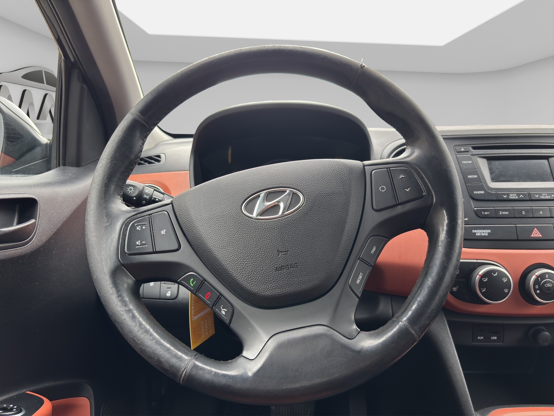 HYUNDAI i10 1.2 Style Automatic-image-9