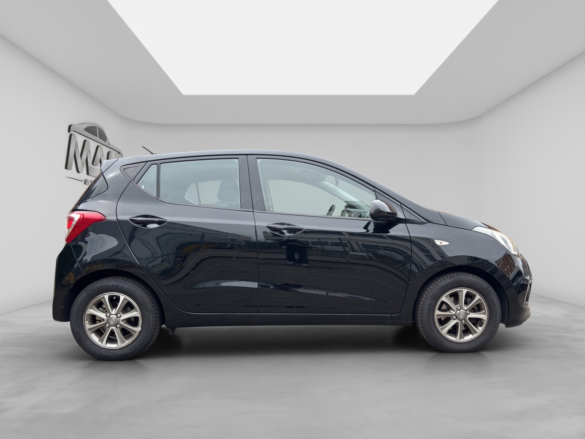 HYUNDAI i10 1.2 Style Automatic-image-6