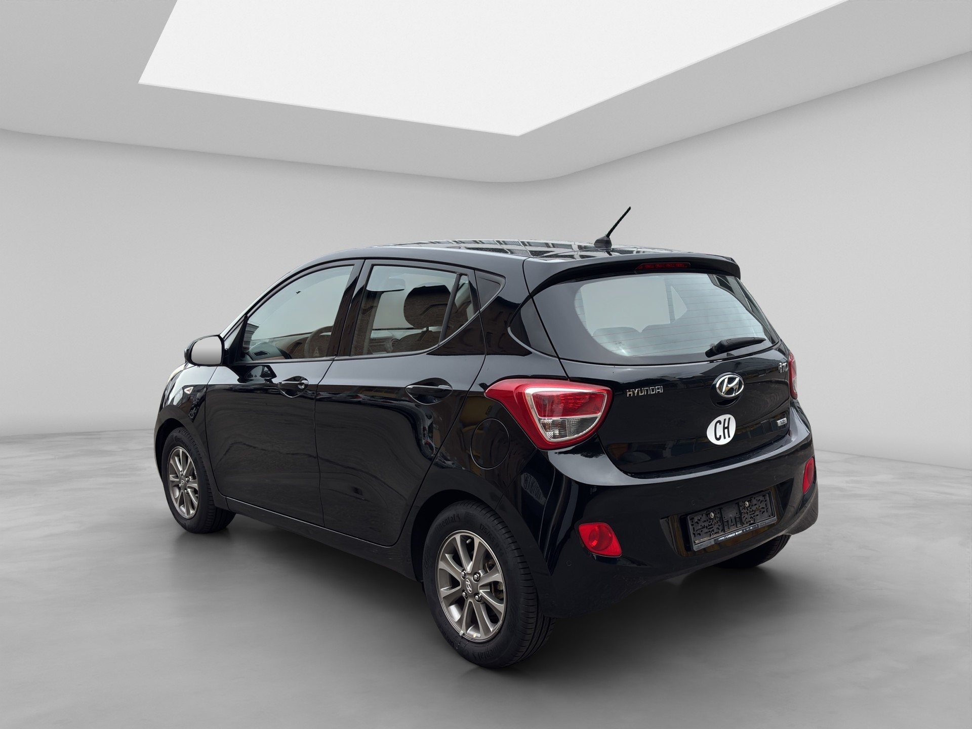 HYUNDAI i10 1.2 Style Automatic-image-3
