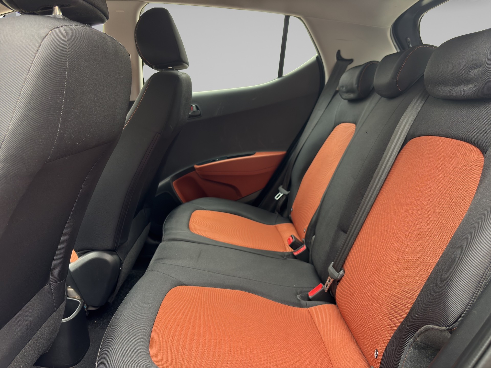 HYUNDAI i10 1.2 Style Automatic-image-10