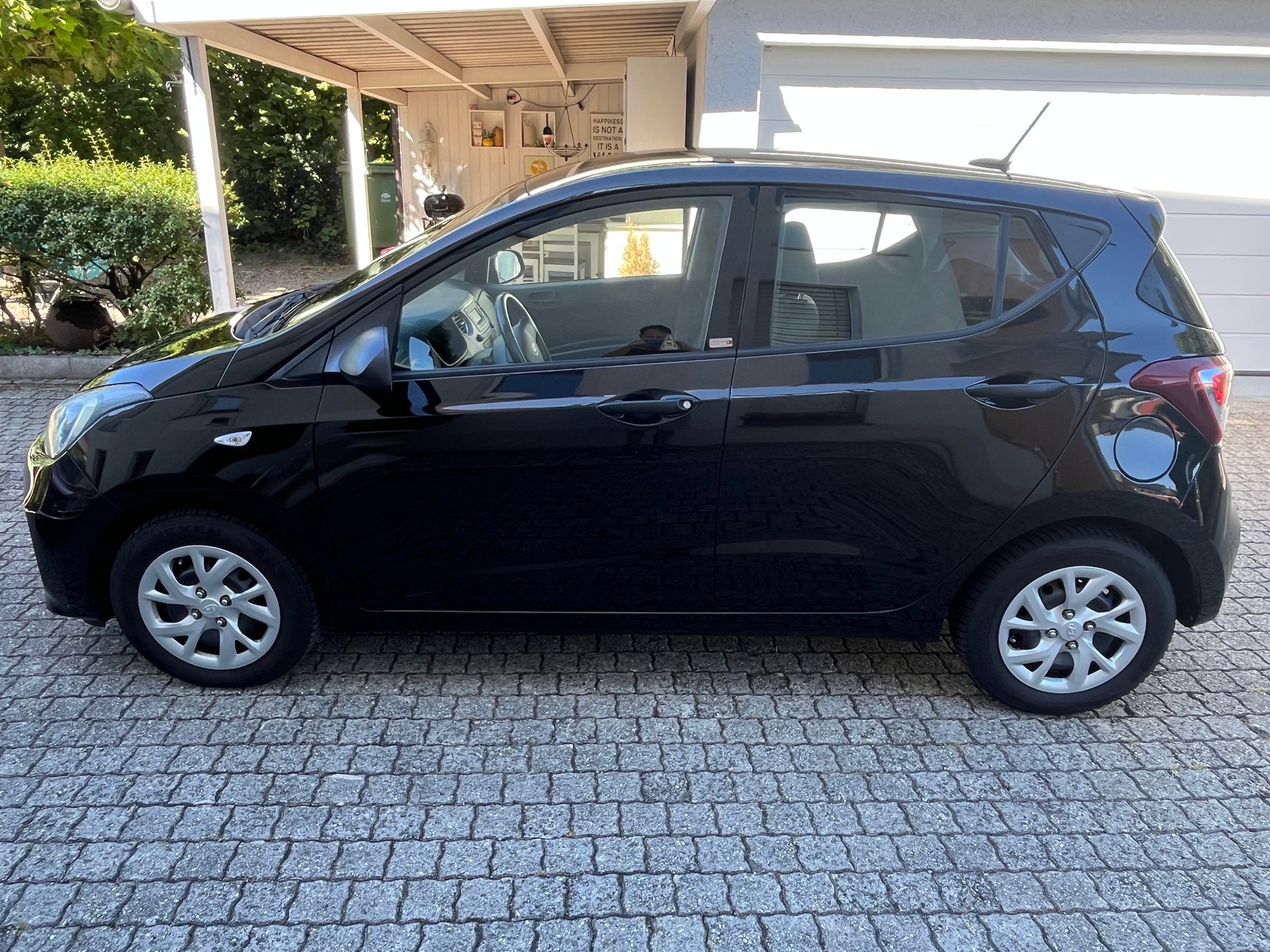 HYUNDAI i10 1.0 Amplia-image-2
